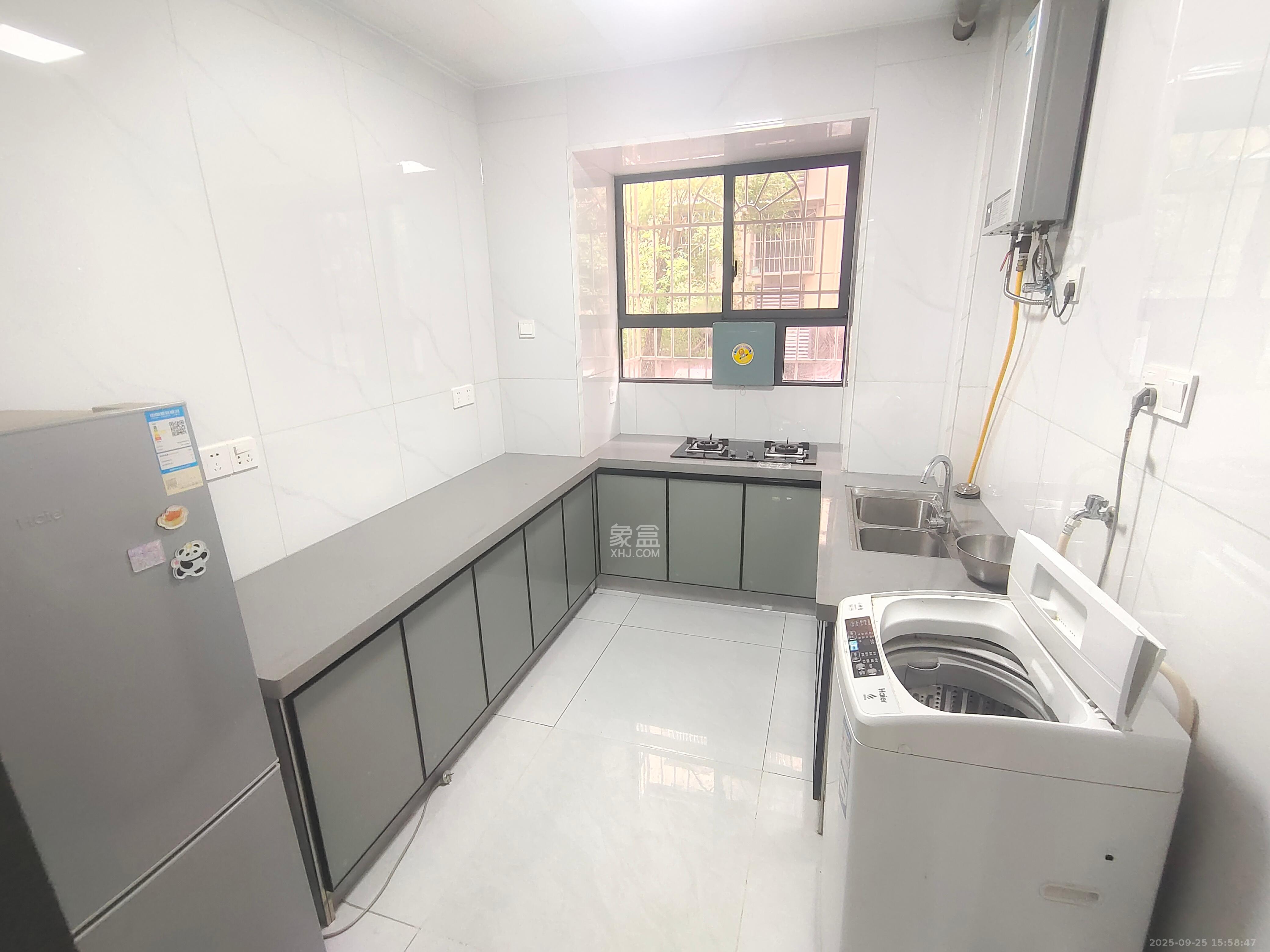 望兴家园  3室2厅2卫    2400.0元/月室内图