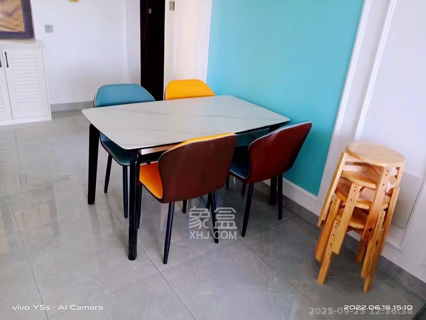 和润园三期 3室2厅1卫 2500.0元/月 和润园三期 3室2厅1卫 2500.0元/月室内图