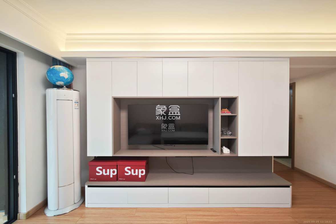 万科魅力之城  3室2厅2卫    95.0万 万科魅力之城  3室2厅2卫    95.0万客厅