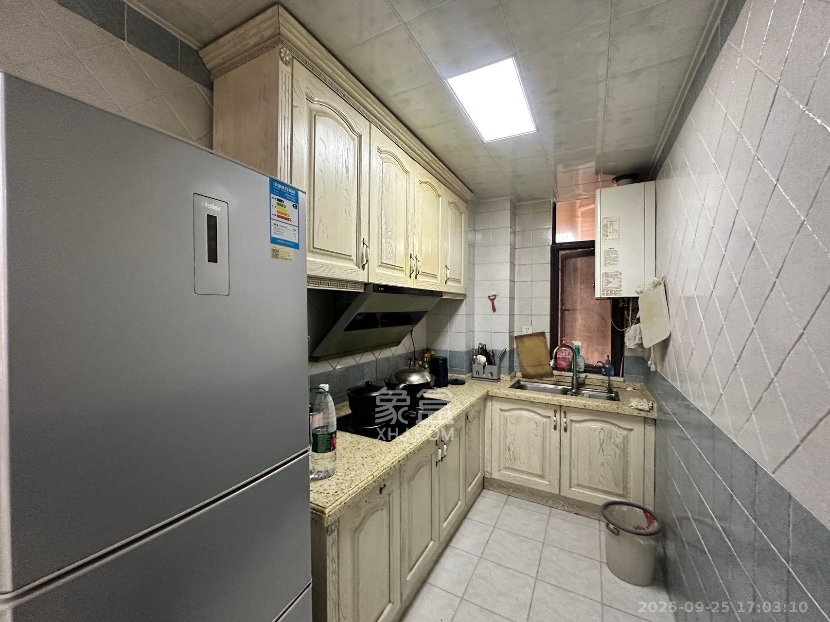 奥林匹克花园贡院三期 3室1厅1卫 2400.0元/月 奥林匹克花园贡院三期 3室1厅1卫 2400.0元/月室内图