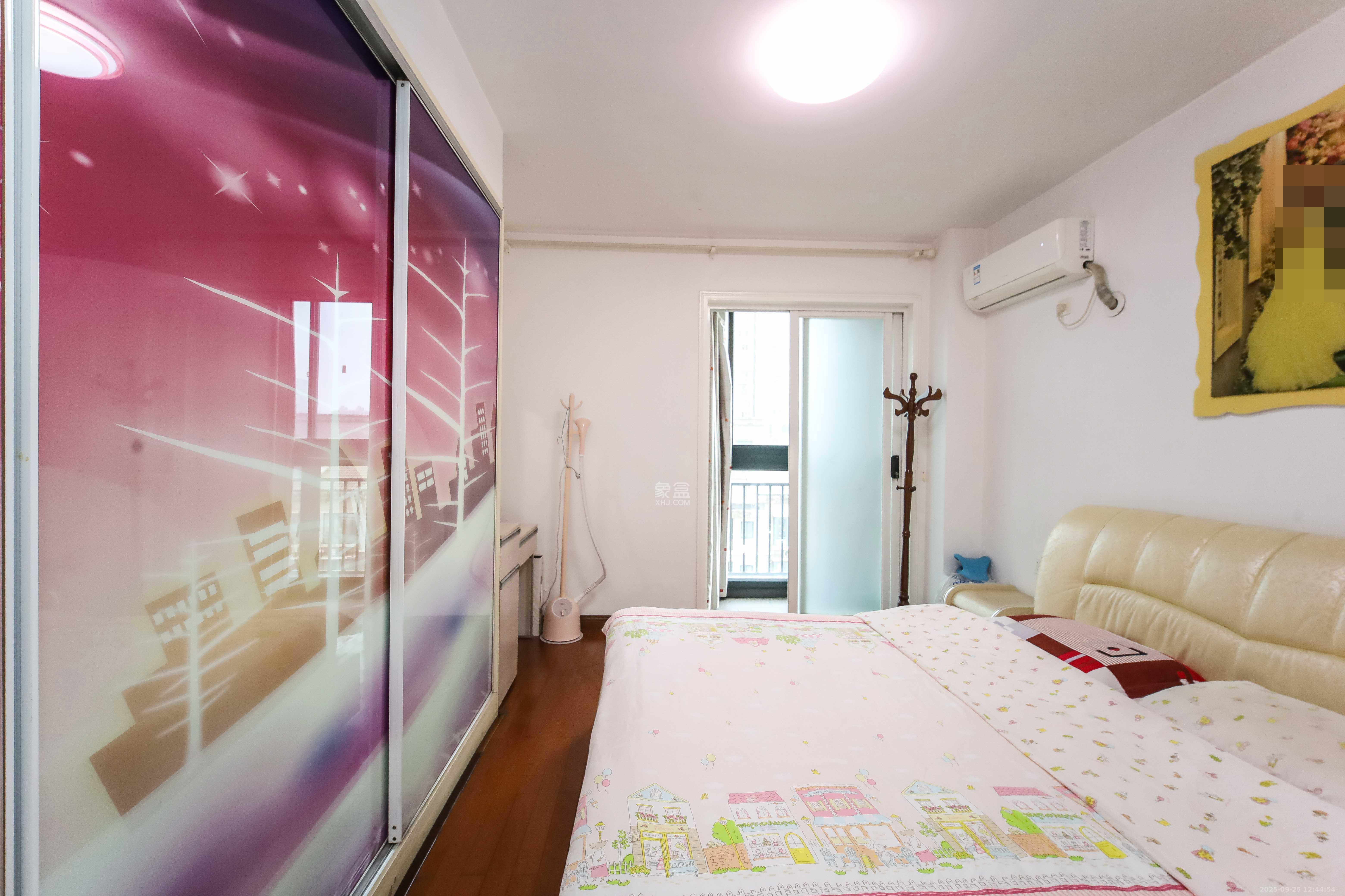 浏阳河畔家园 2室2厅2卫 75.0万 浏阳河畔家园 2室2厅2卫 75.0万卧室