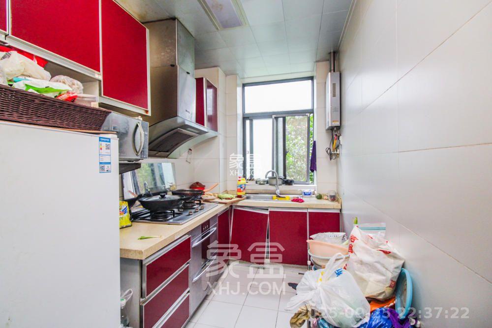 恒盛世家 4室2厅2卫 2300.0元/月 恒盛世家 4室2厅2卫 2300.0元/月室内图