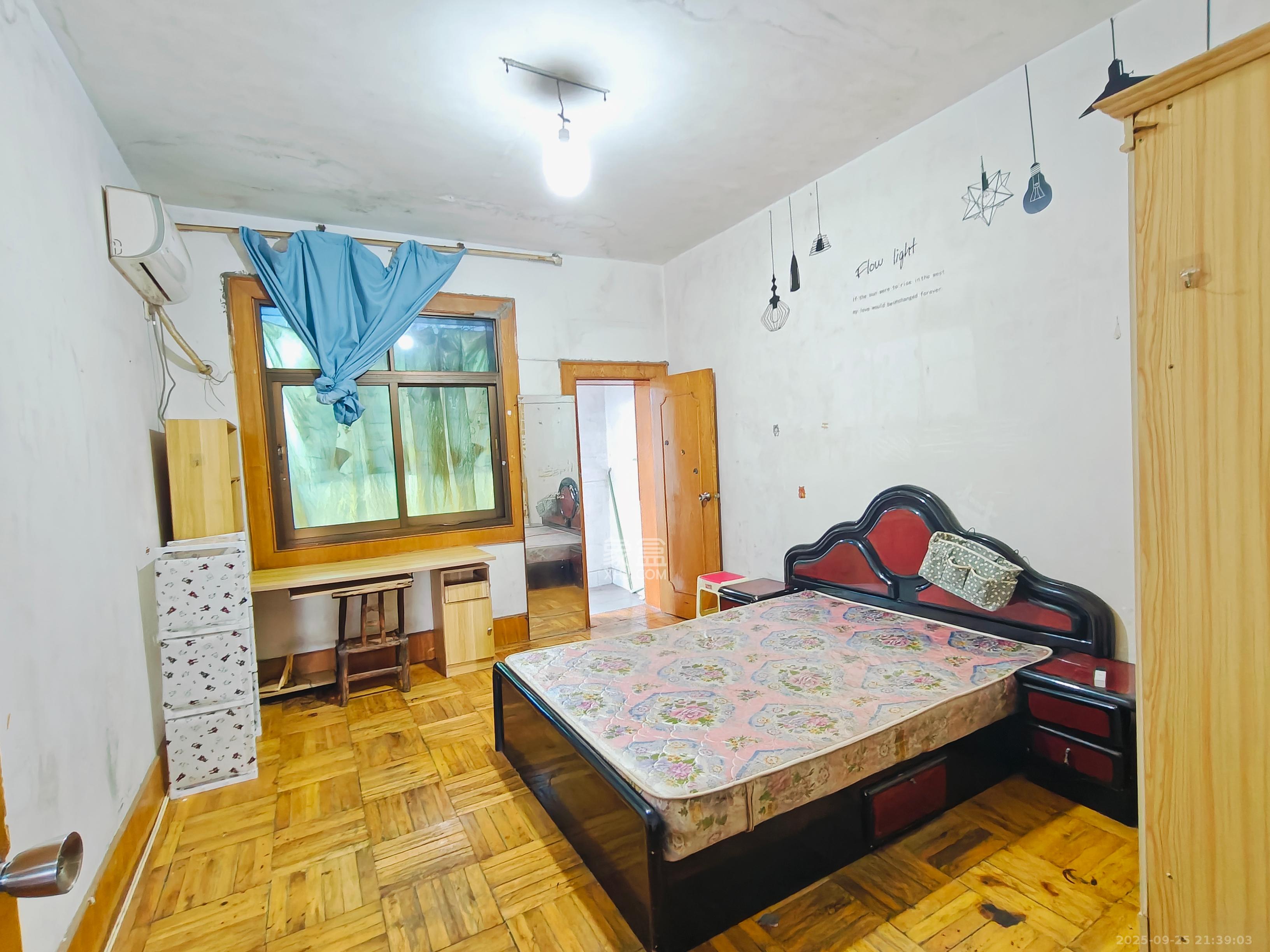 工业局宿舍  2室1厅1卫    1200.0元/月室内图