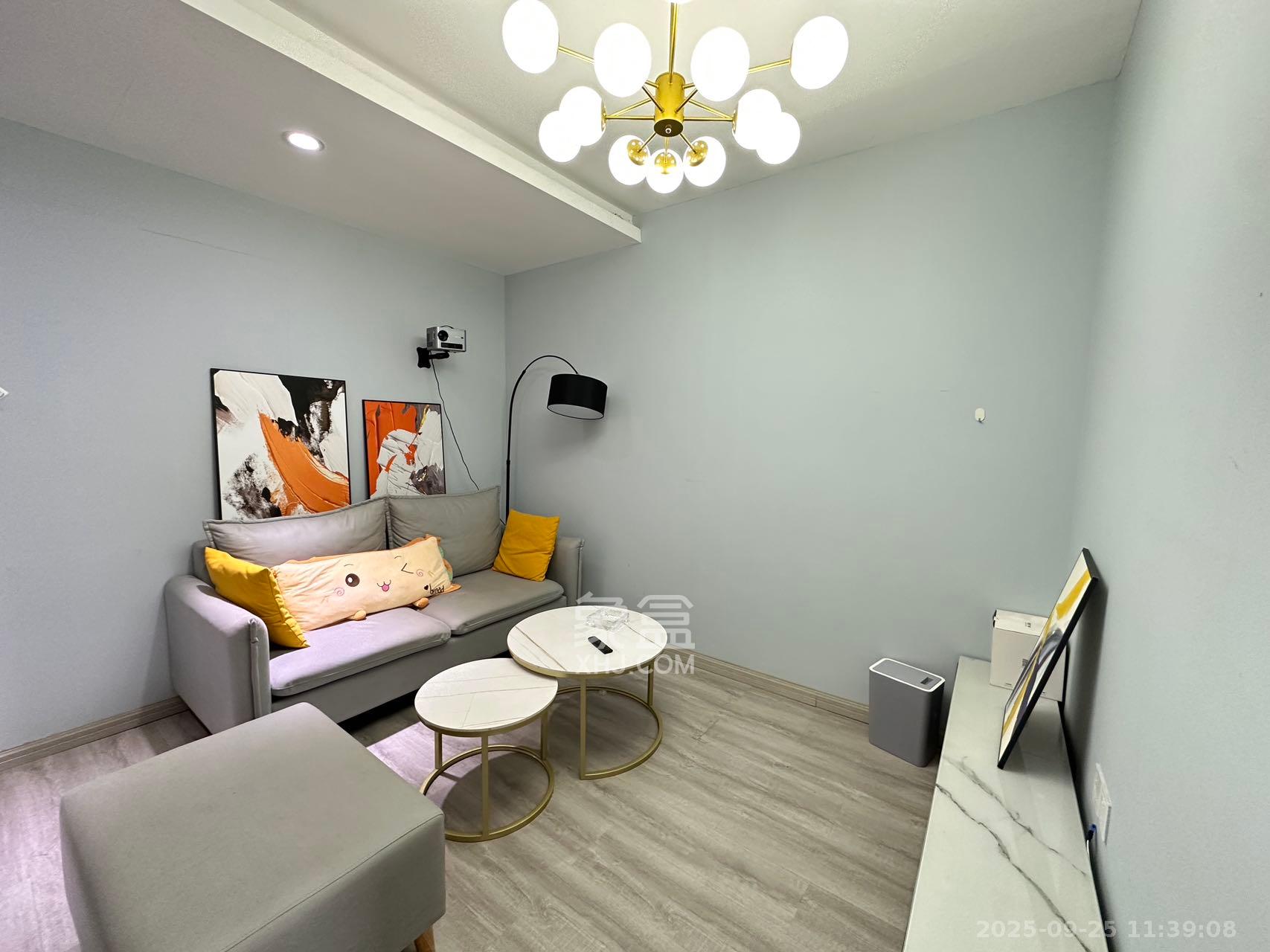 先锋东外滩  1室1厅1卫    2200.0元/月室内图