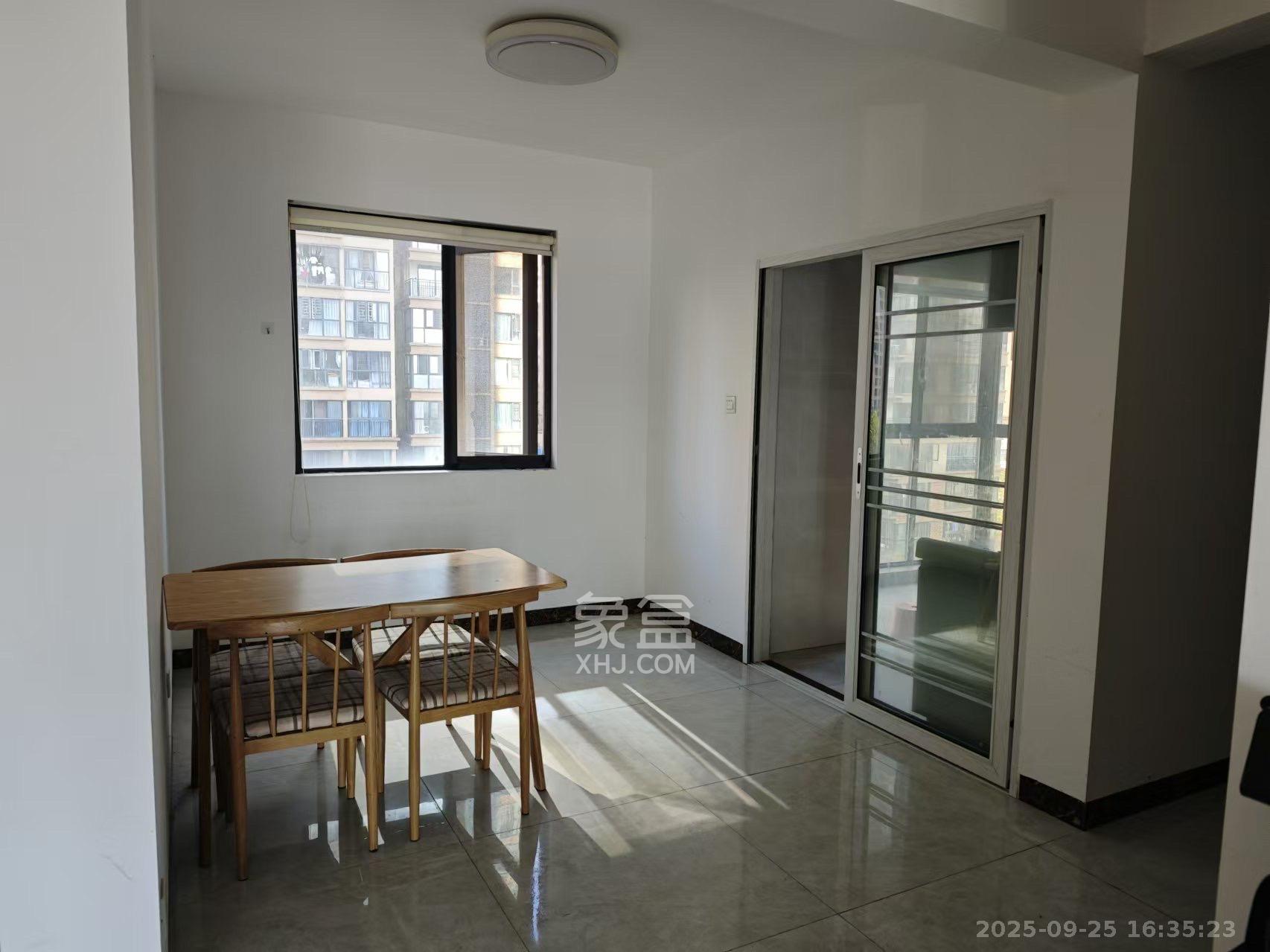 中建嘉和城 3室2厅2卫 2100.0元/月 中建嘉和城 3室2厅2卫 2100.0元/月室内图