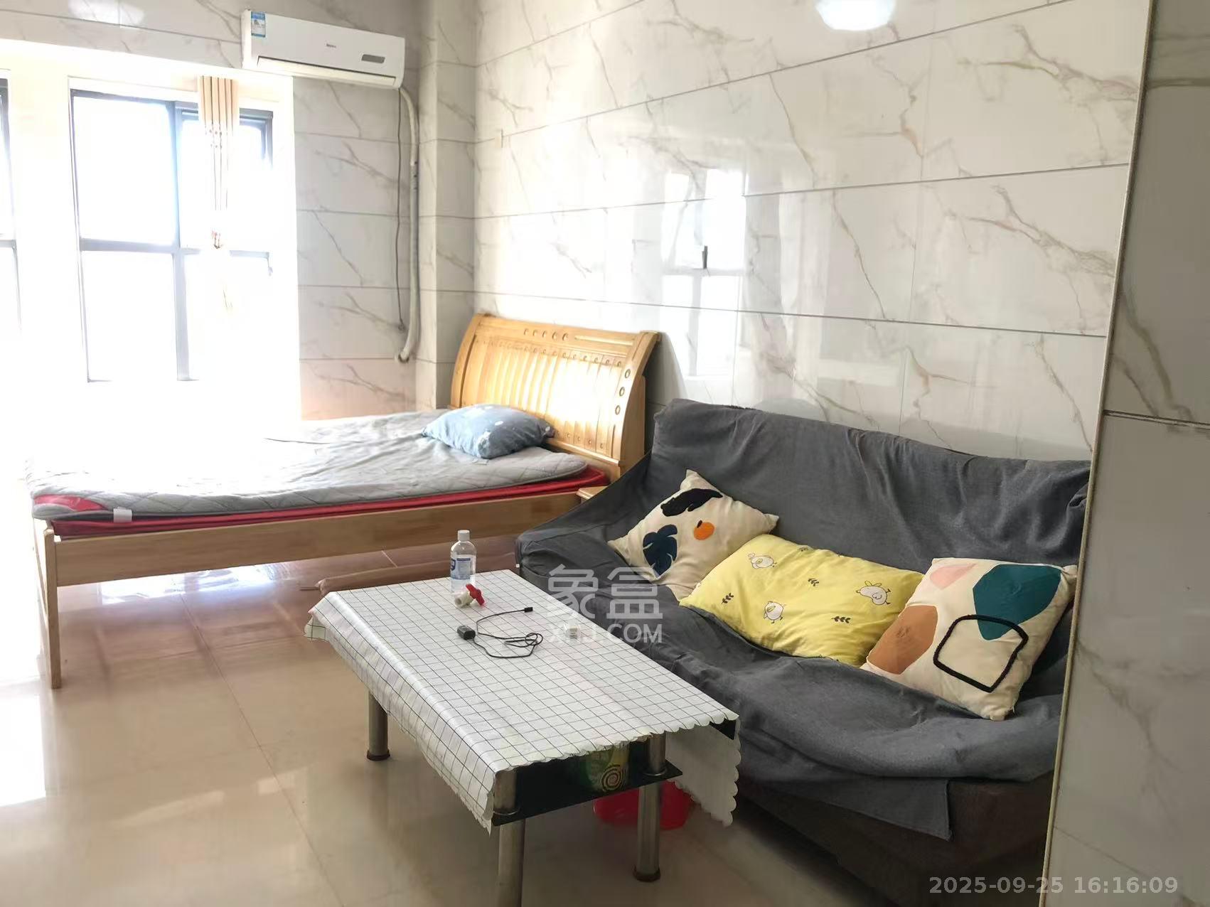 万科魅力之城  1室1厅1卫   1000.00元/月