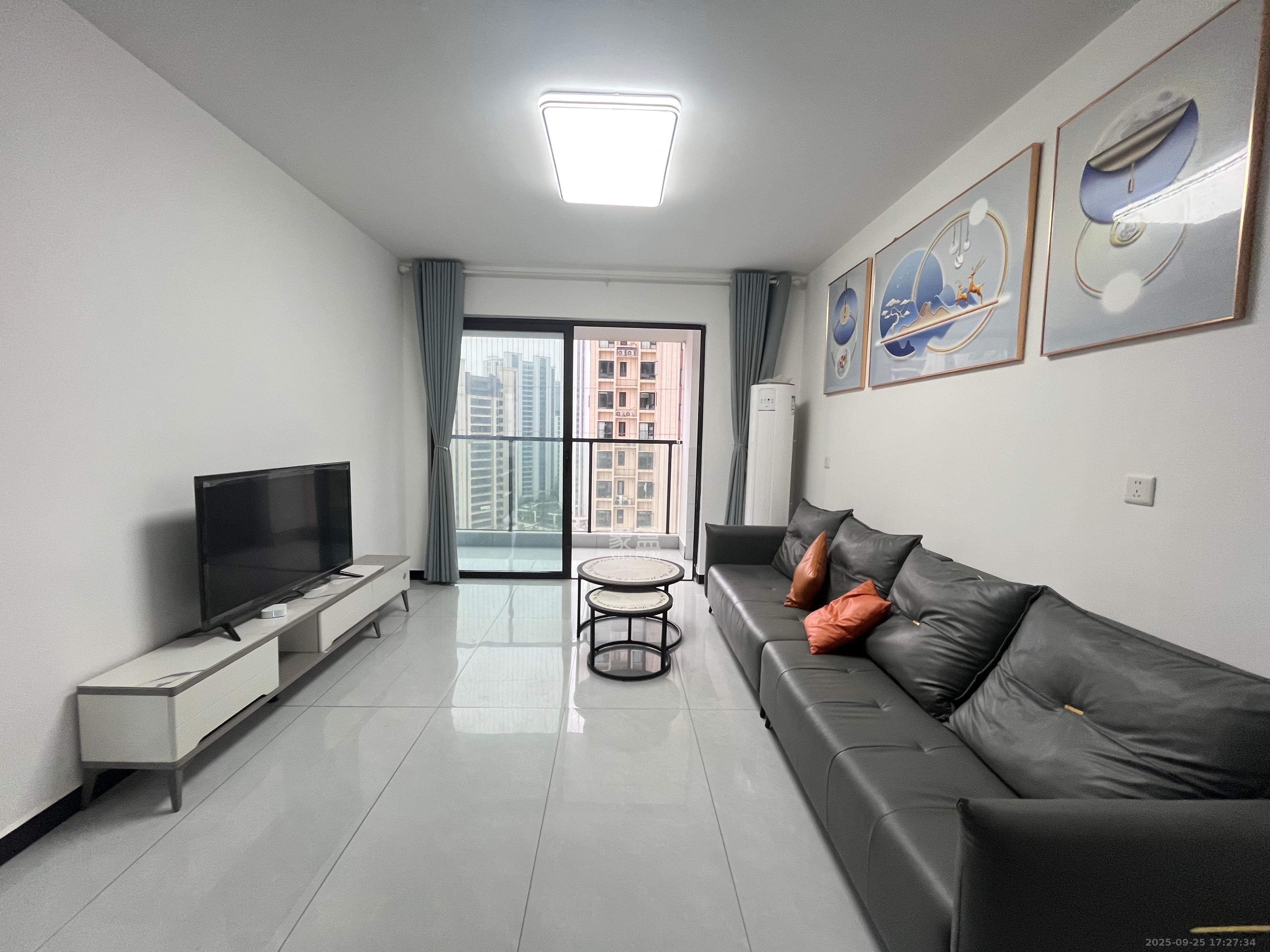 远洋红星天铂一期 4室2厅2卫 2900.0元/月 远洋红星天铂一期 4室2厅2卫 2900.0元/月室内图