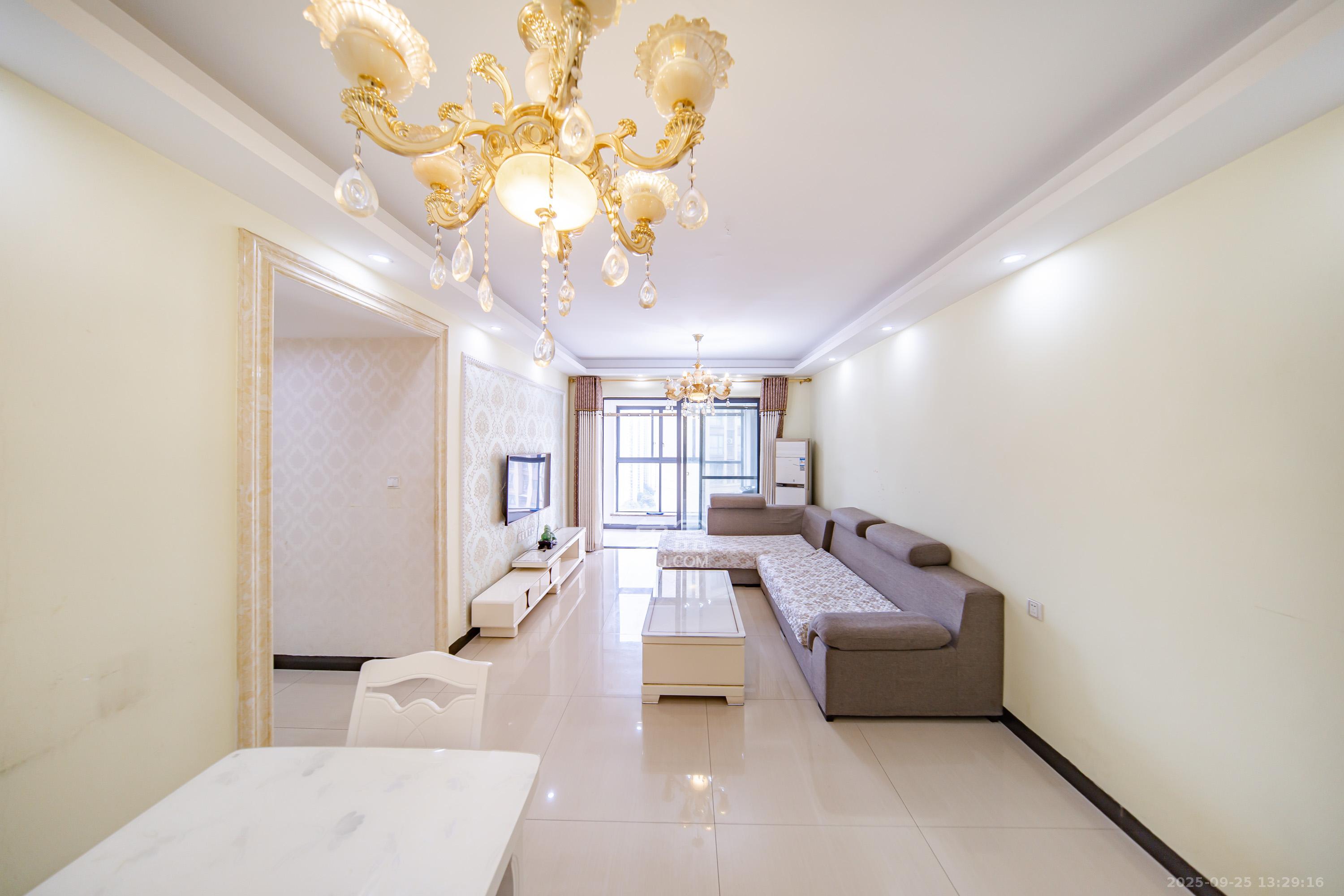 兰亭湾畔 3室2厅1卫 89.8万 兰亭湾畔 3室2厅1卫 89.8万客厅