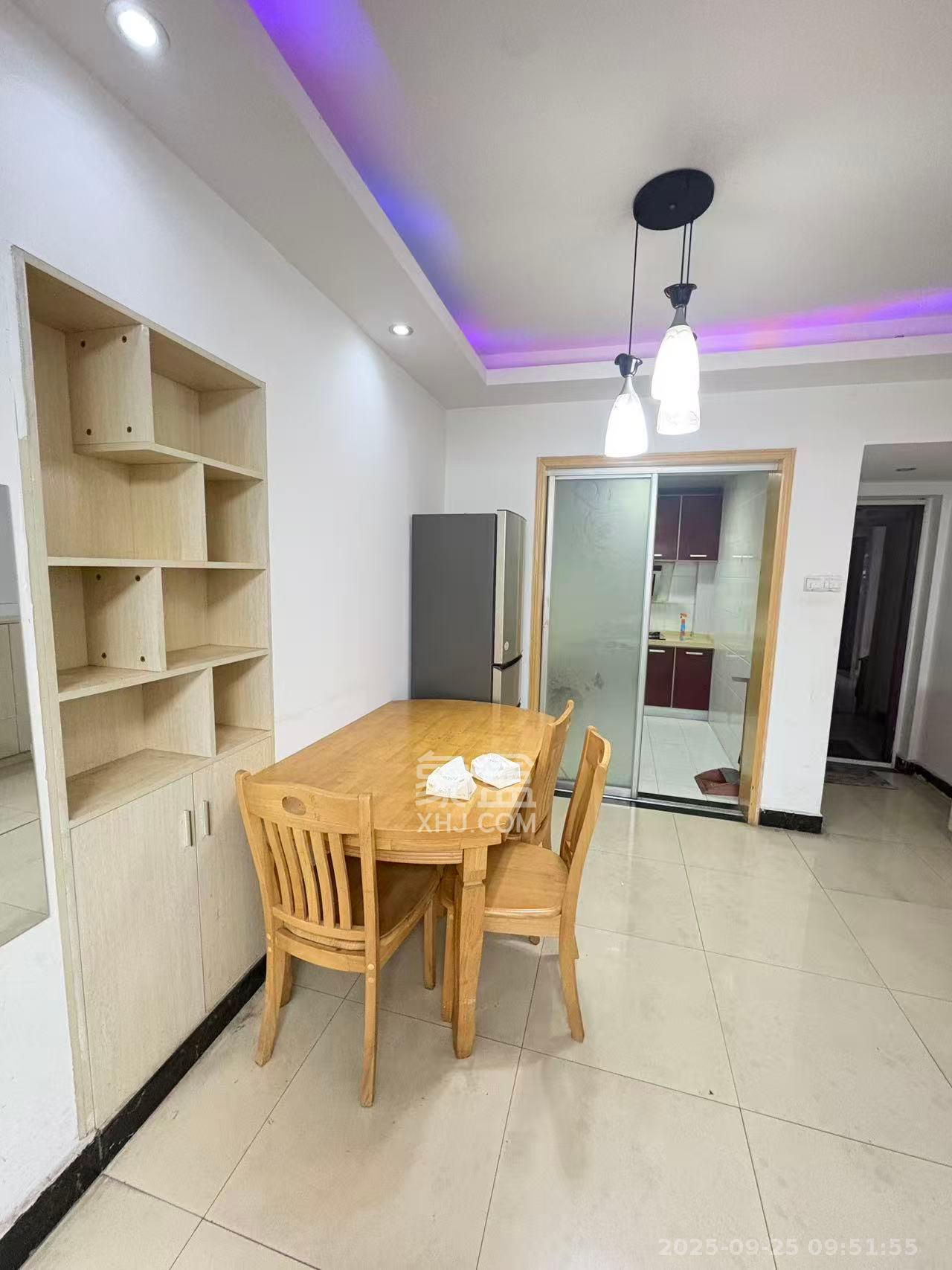 蝴蝶谷  1室2厅1卫    1500.0元/月室内图