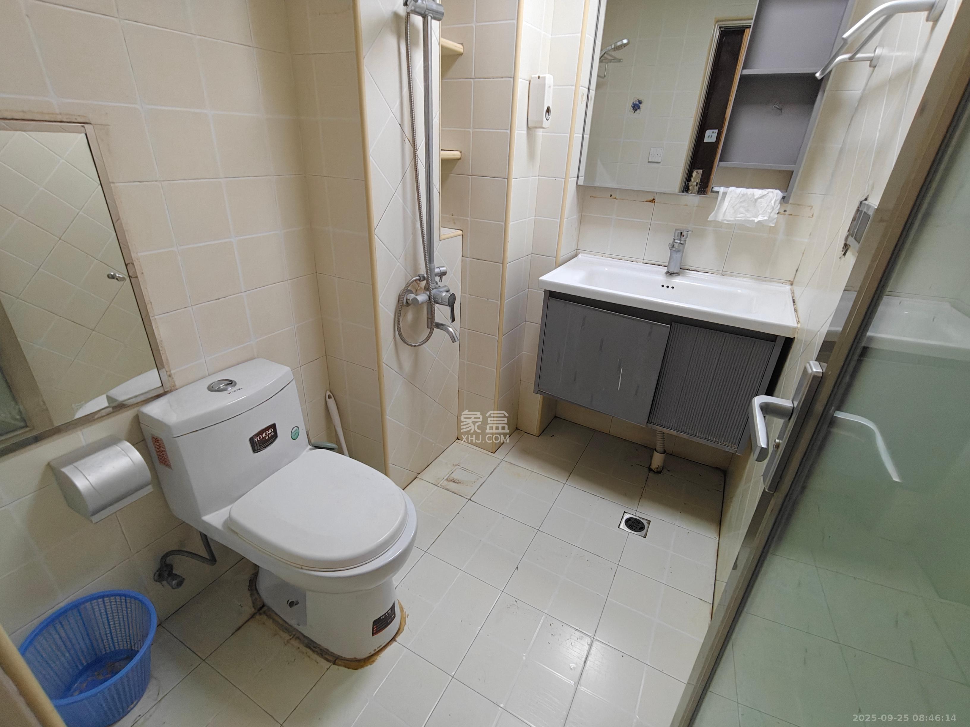 观湖公寓 1室1厅1卫 1600.0元/月 观湖公寓 1室1厅1卫 1600.0元/月室内图