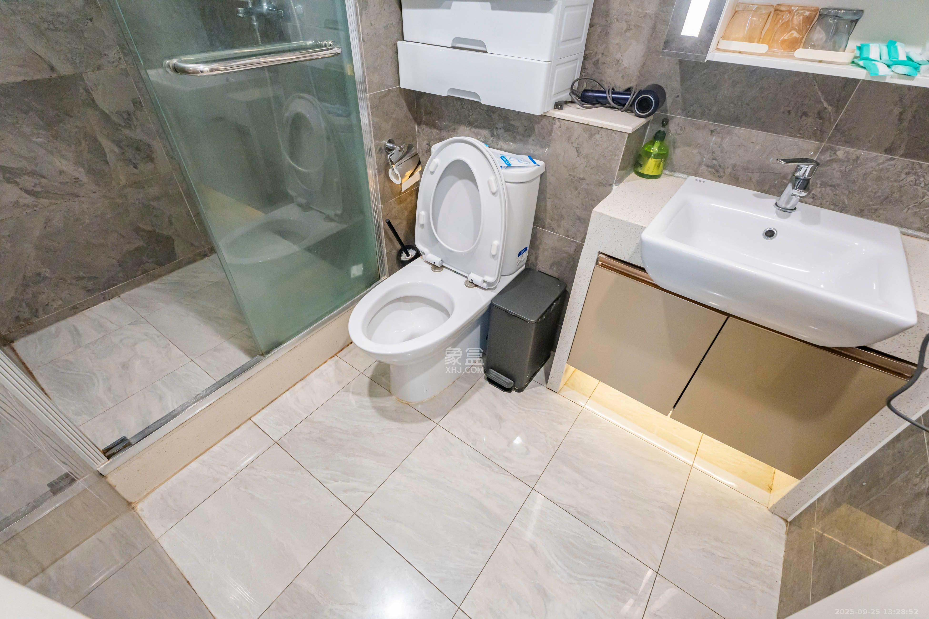 华远华时代 3室2厅1卫 4000.0元/月 华远华时代 3室2厅1卫 4000.0元/月室内图