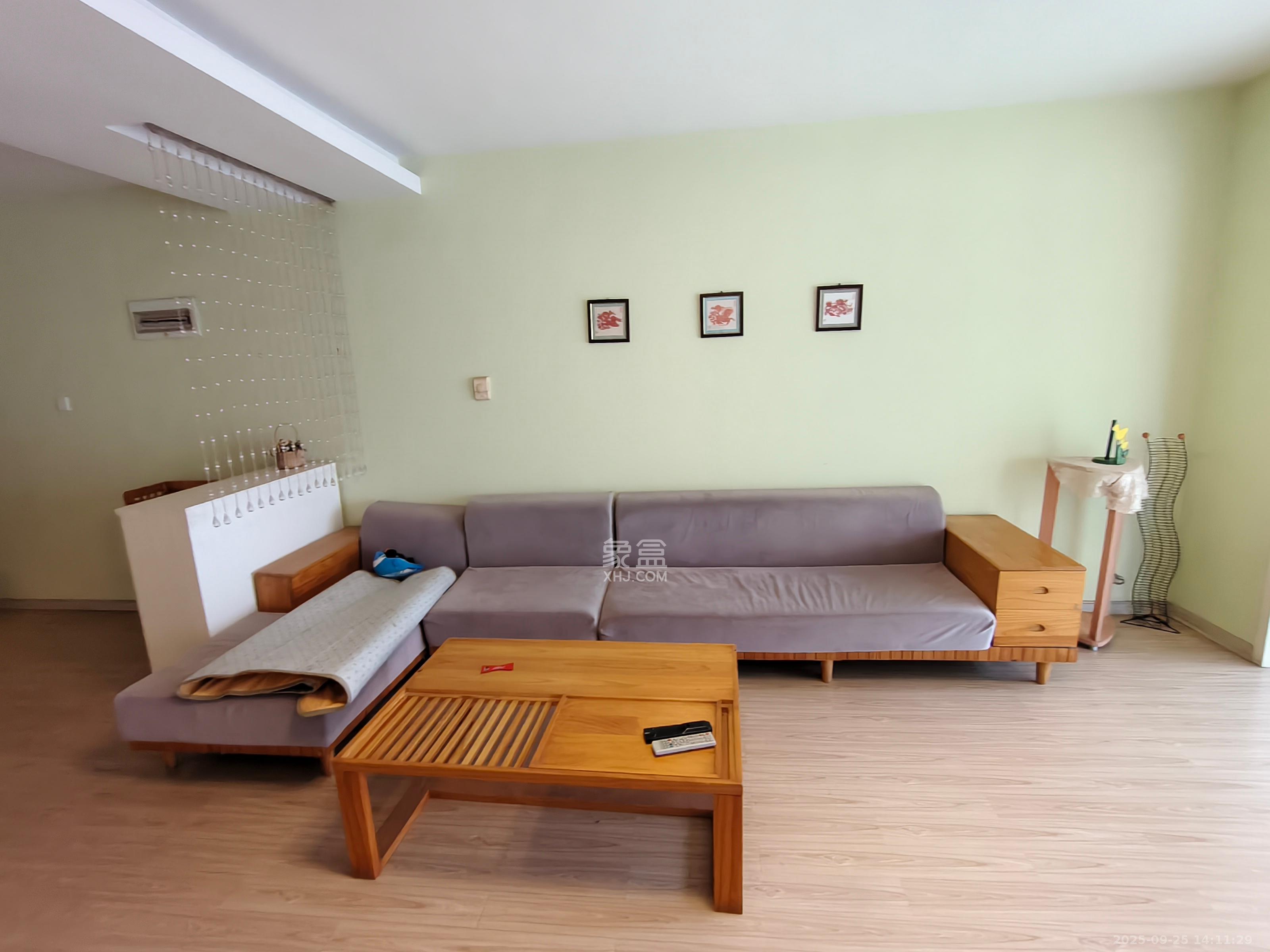 金色比华利  3室2厅2卫    2300.0元/月室内图