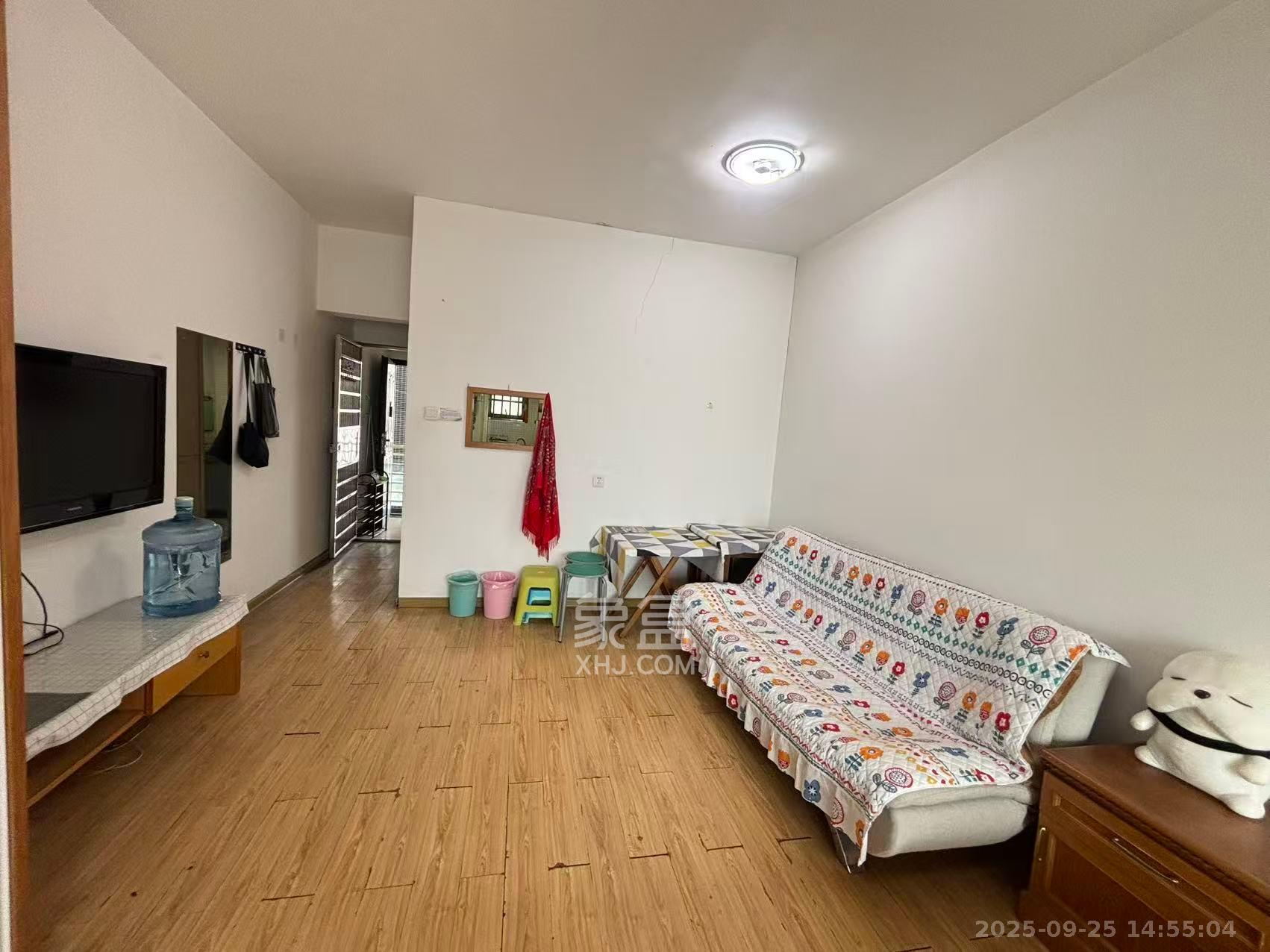 汇富中心 1室1厅1卫 1800.0元/月 汇富中心 1室1厅1卫 1800.0元/月室内图