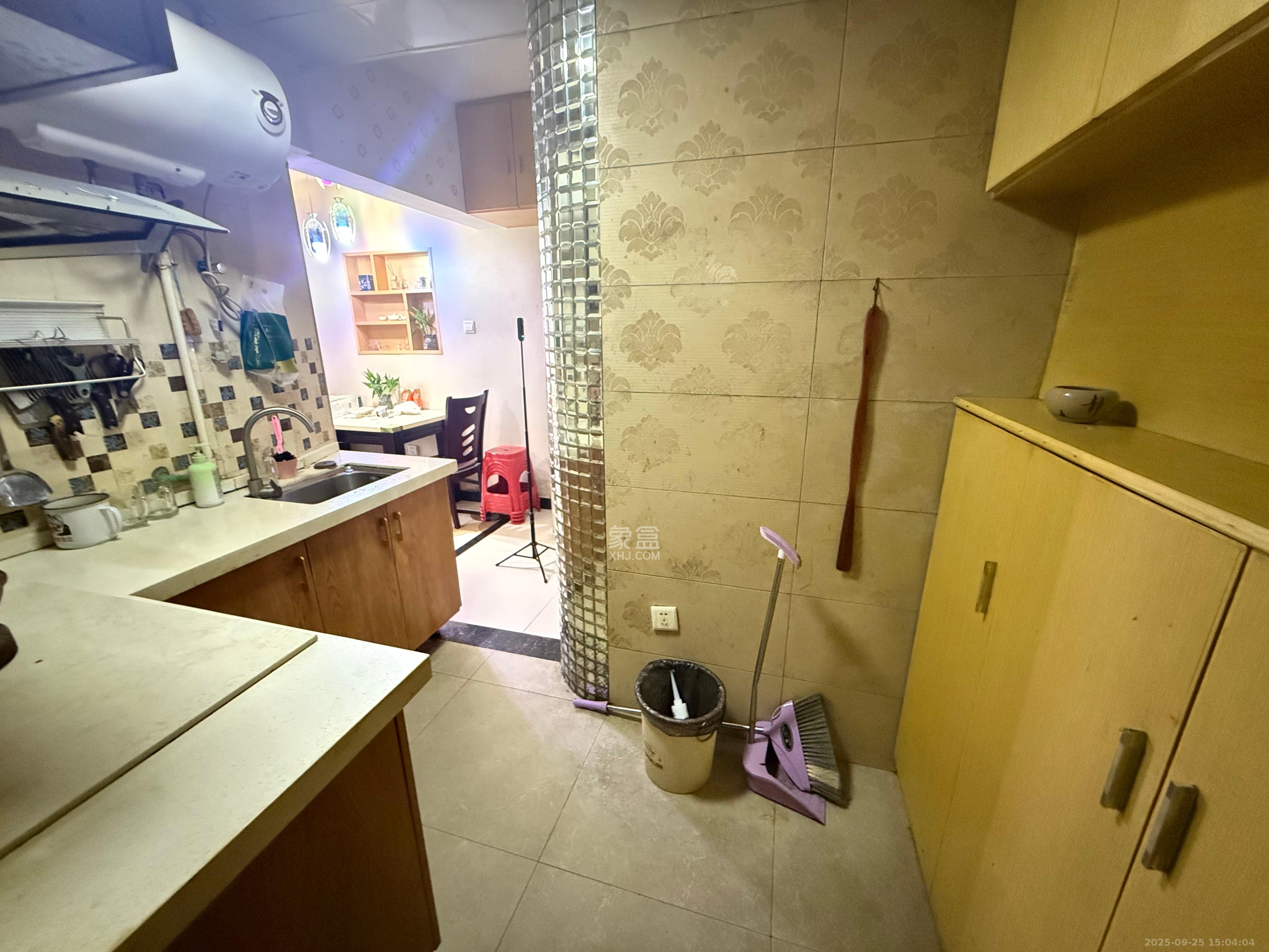 旭日东升 1室1厅1卫 1400.0元/月 旭日东升 1室1厅1卫 1400.0元/月室内图