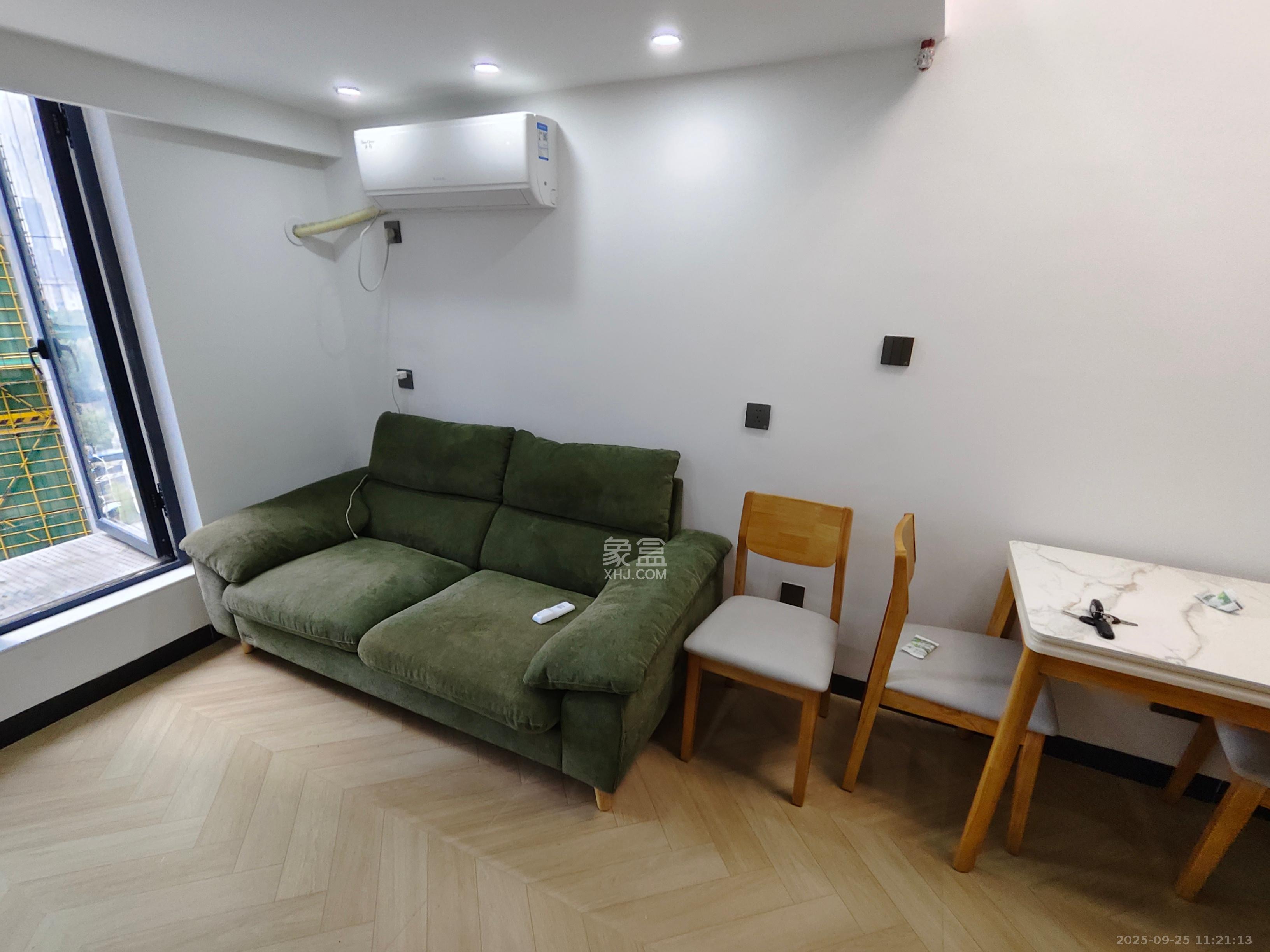 力高凤凰新天  2室1厅1卫    2100.0元/月室内图