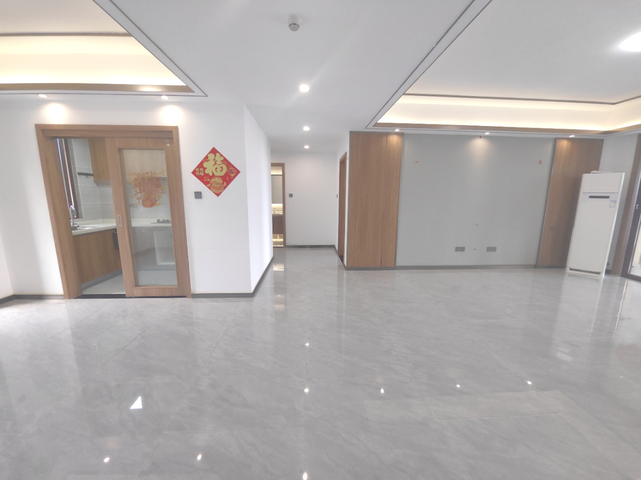 海航豪庭南苑  3室2厅1卫    4500.0元/月室内图