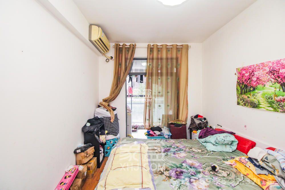 恒盛世家 4室2厅2卫 2300.0元/月 恒盛世家 4室2厅2卫 2300.0元/月室内图