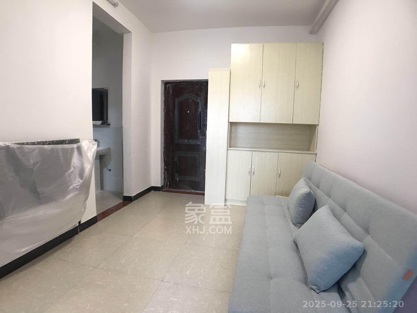 荣悦台 1室1厅1卫 2000.0元/月 荣悦台 1室1厅1卫 2000.0元/月室内图