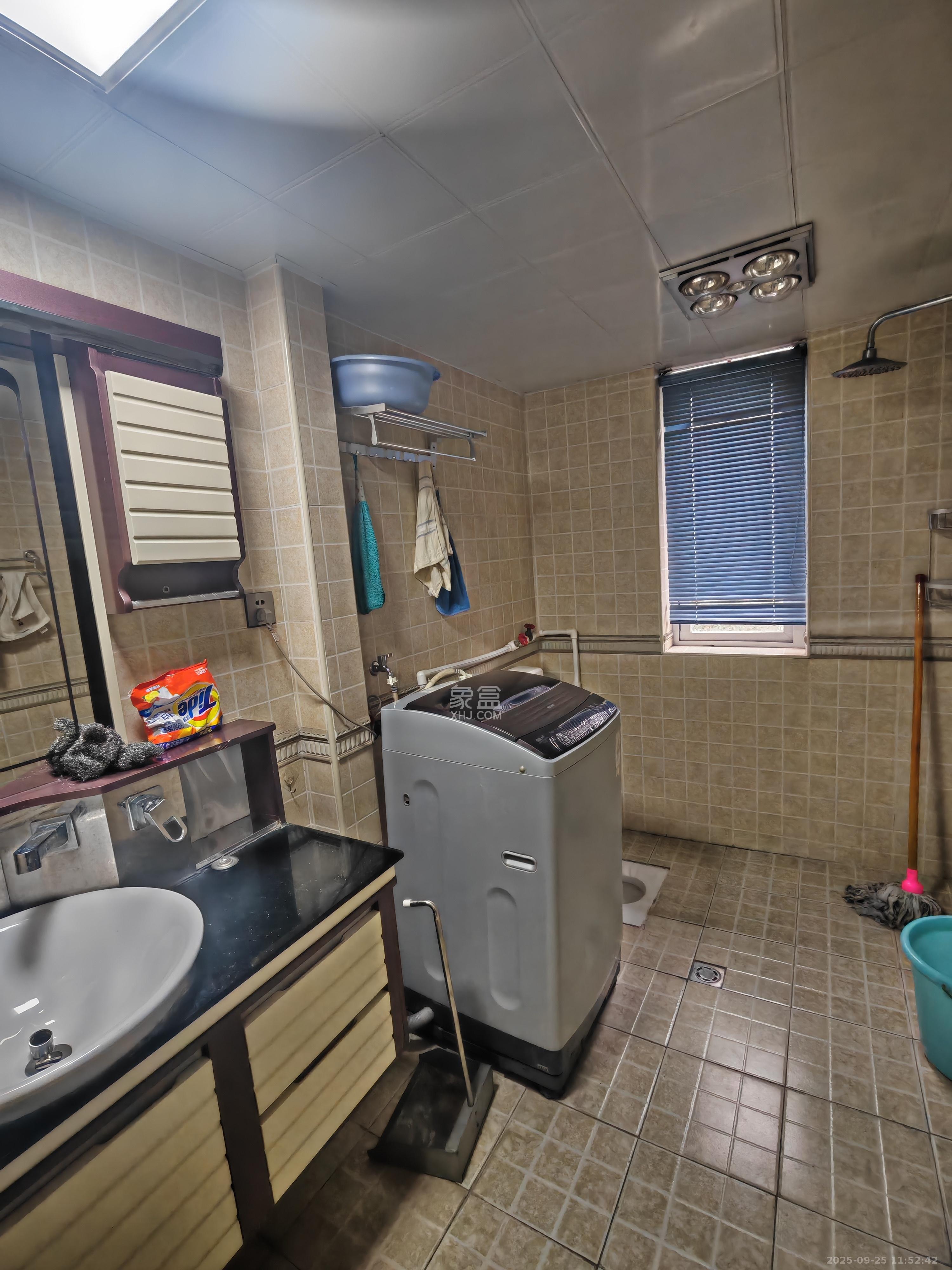 湖南省特种设备检验检测院宿舍楼  3室2厅1卫    2400.0元/月 湖南省特种设备检验检测院宿舍楼  3室2厅1卫    2400.0元/月室内图