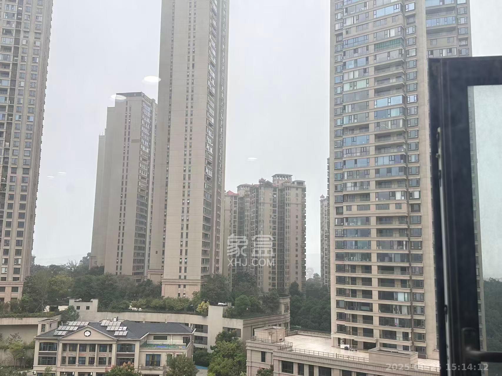 卓越江岸 2室1厅1卫 2400.0元/月 卓越江岸 2室1厅1卫 2400.0元/月室内图