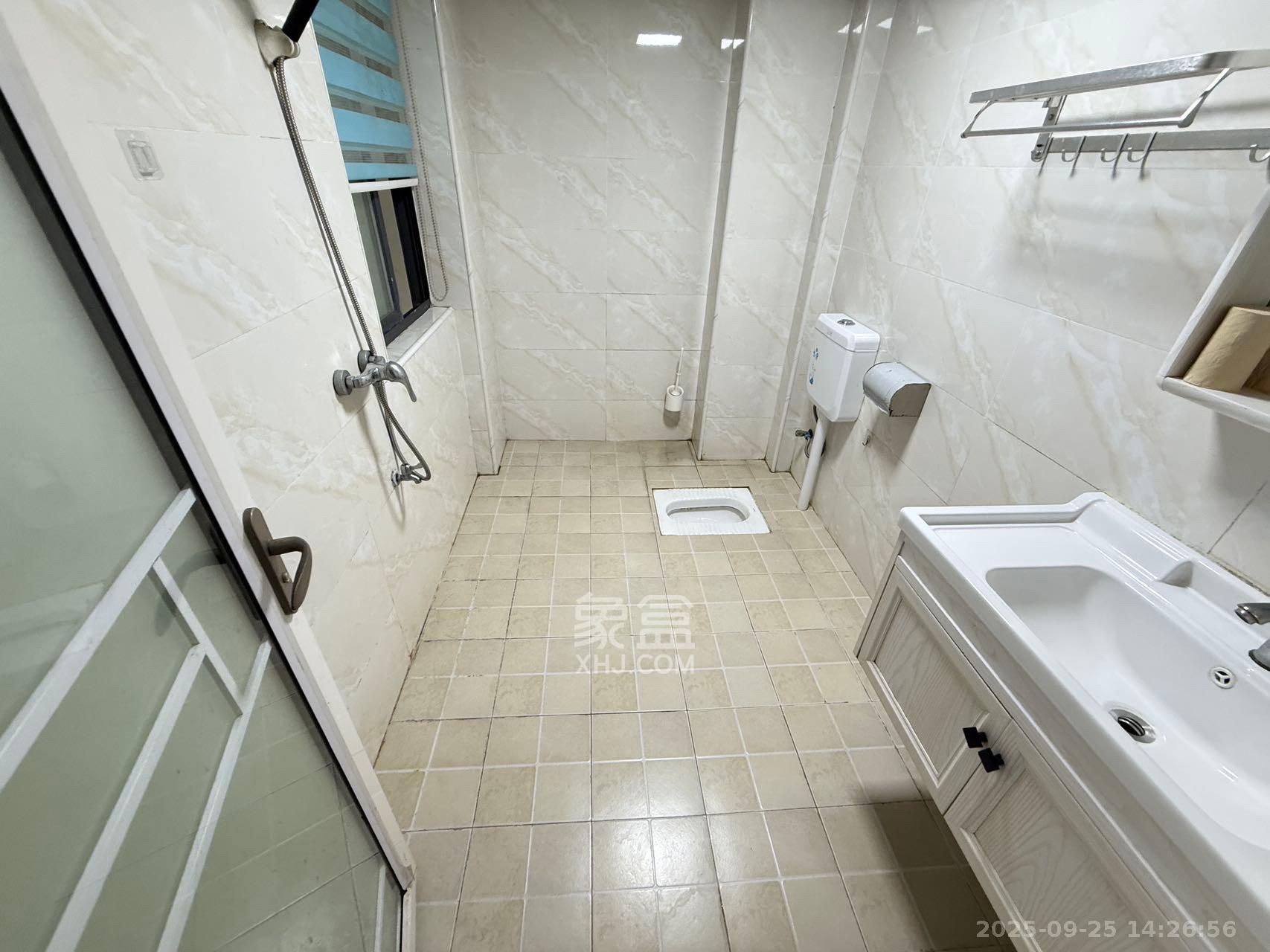 半山壹号 3室2厅2卫 2500.0元/月 半山壹号 3室2厅2卫 2500.0元/月室内图