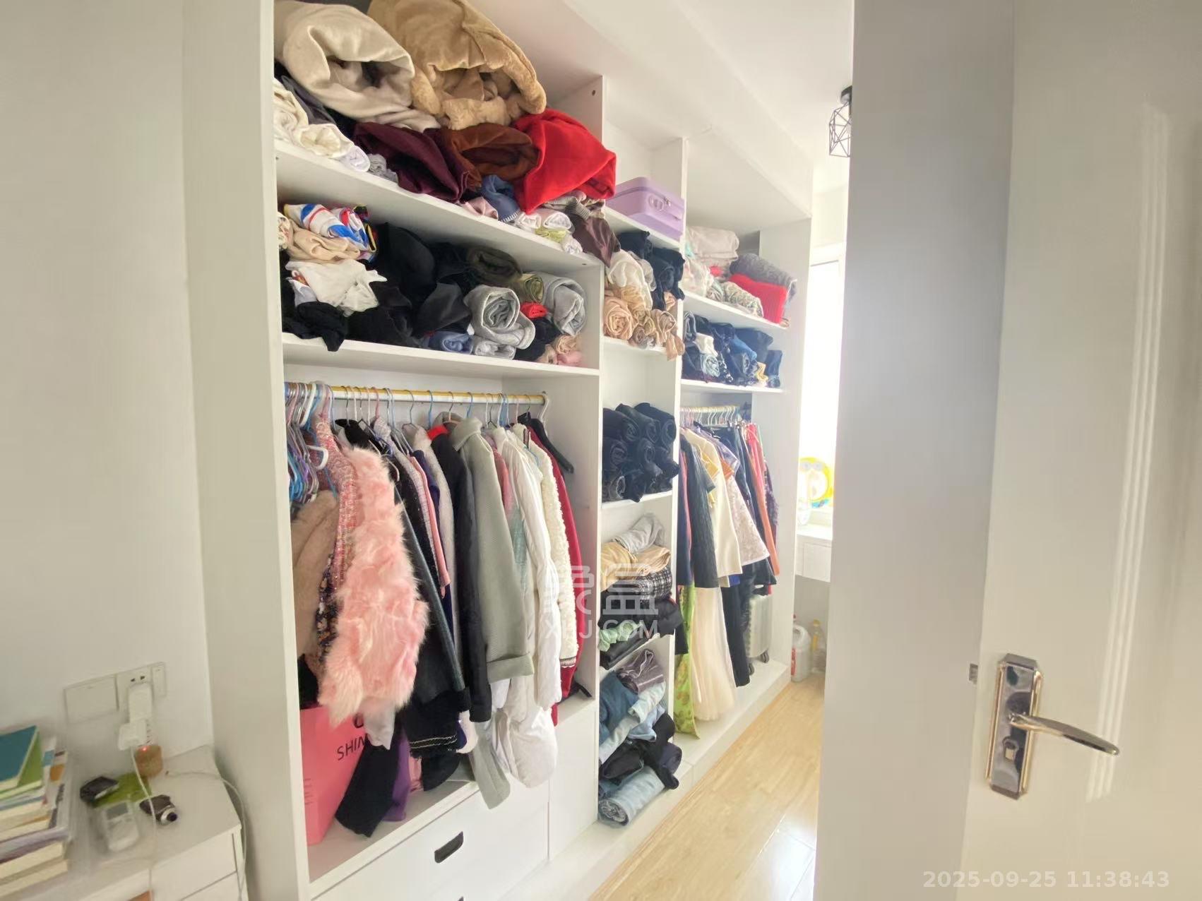 巧克力空间(建鸿达现代大厦) 2室2厅1卫 2400.0元/月 巧克力空间(建鸿达现代大厦) 2室2厅1卫 2400.0元/月室内图