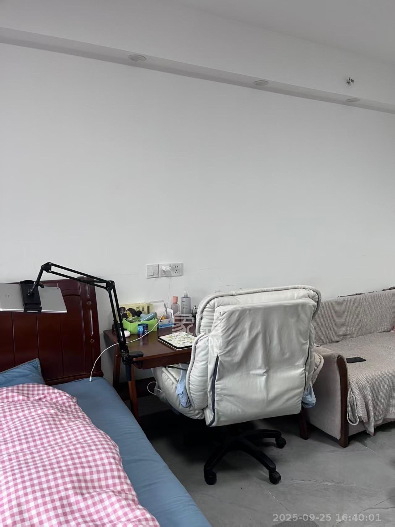 奥园城市天骄一期 1室0厅0卫 1500.0元/月 奥园城市天骄一期 1室0厅0卫 1500.0元/月室内图