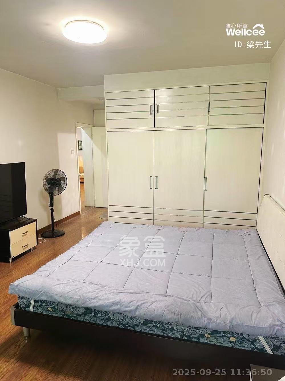 长征花园  3室2厅2卫   2500.00元/月室内图