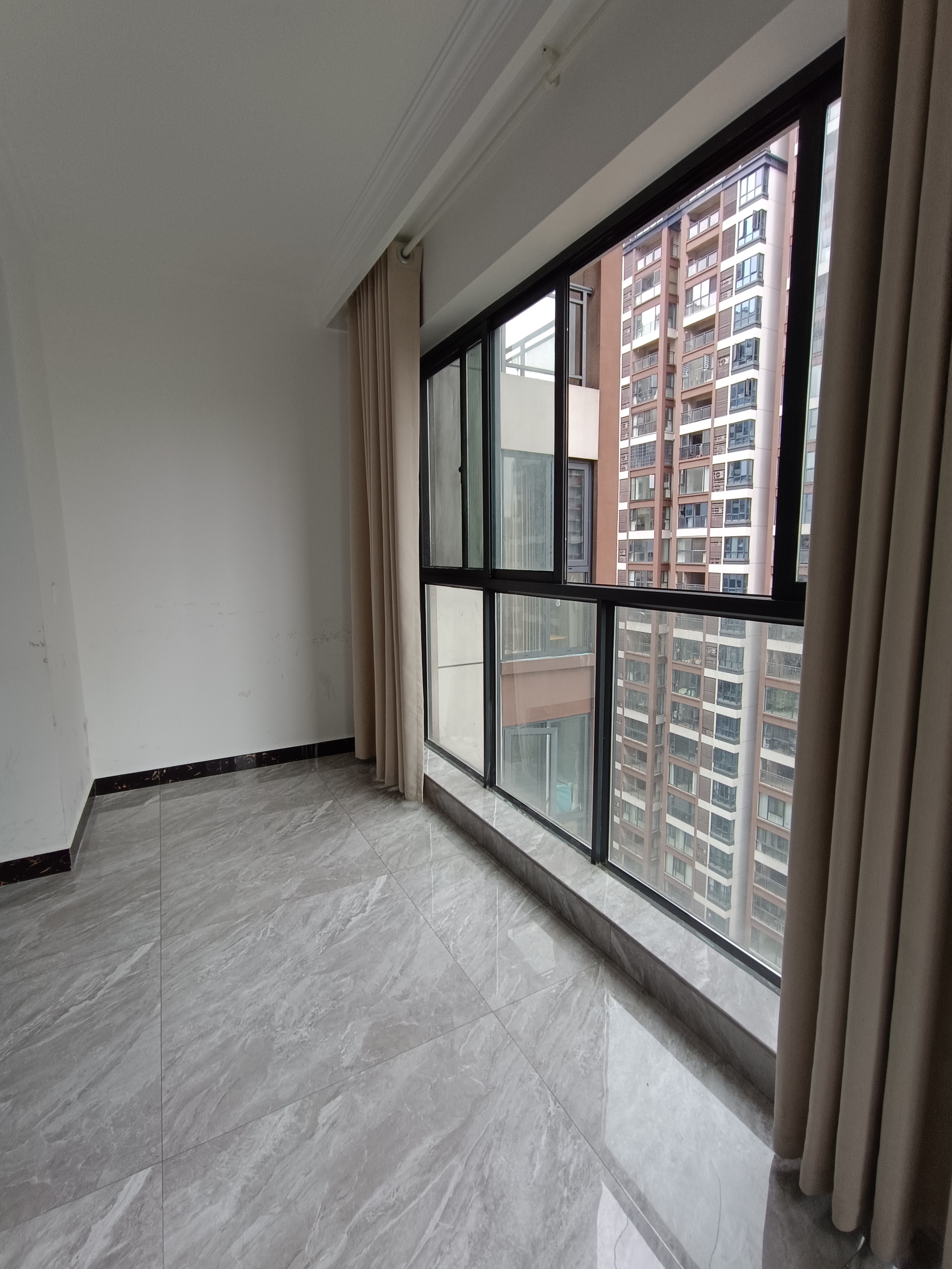 南门口安置小区二期 2室1厅1卫 2083.0元/月 南门口安置小区二期 2室1厅1卫 2083.0元/月室内图