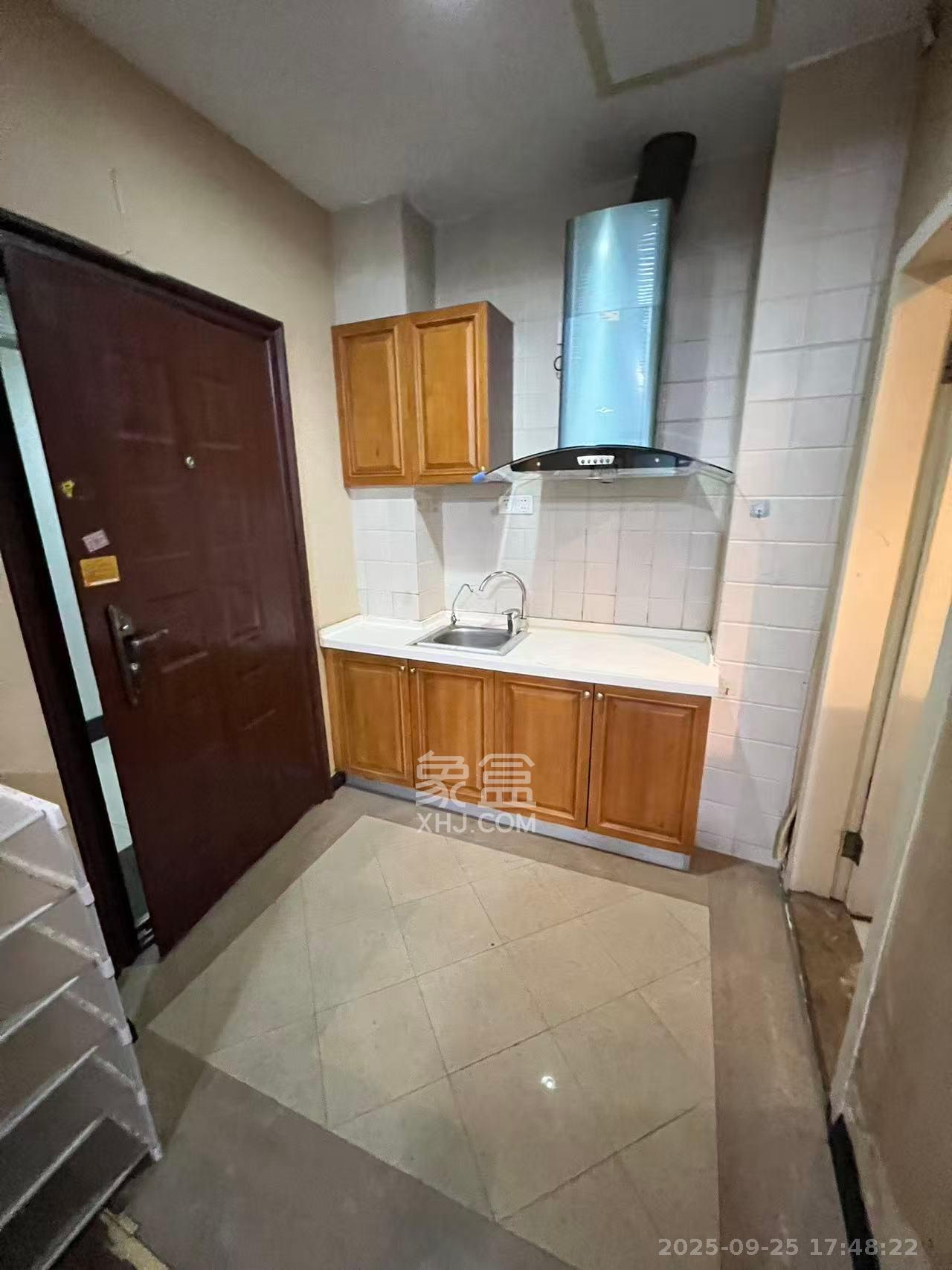 铂宫 1室1厅1卫 2000.0元/月 铂宫 1室1厅1卫 2000.0元/月室内图