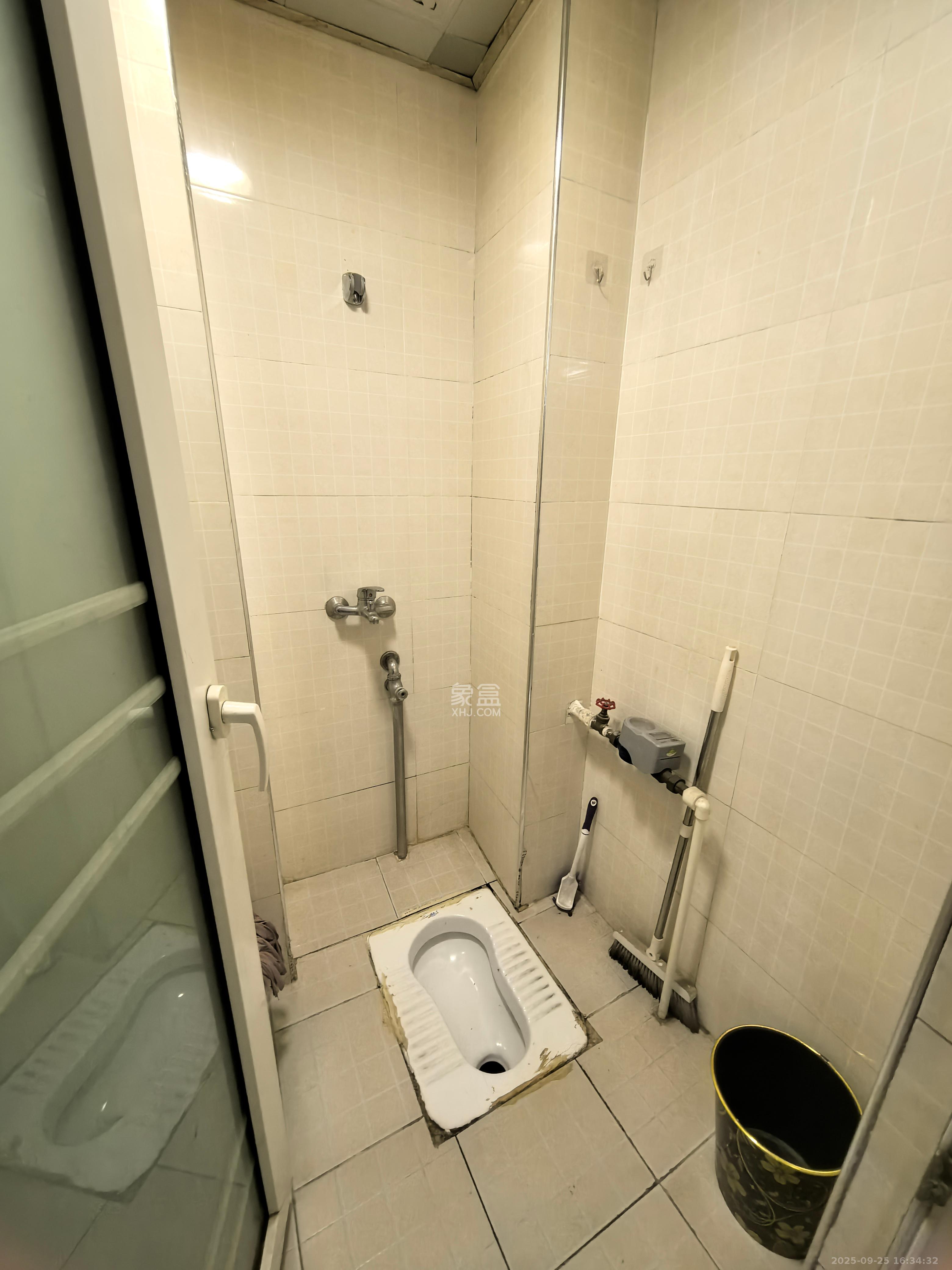 和庄  2室2厅1卫    1900.0元/月室内图