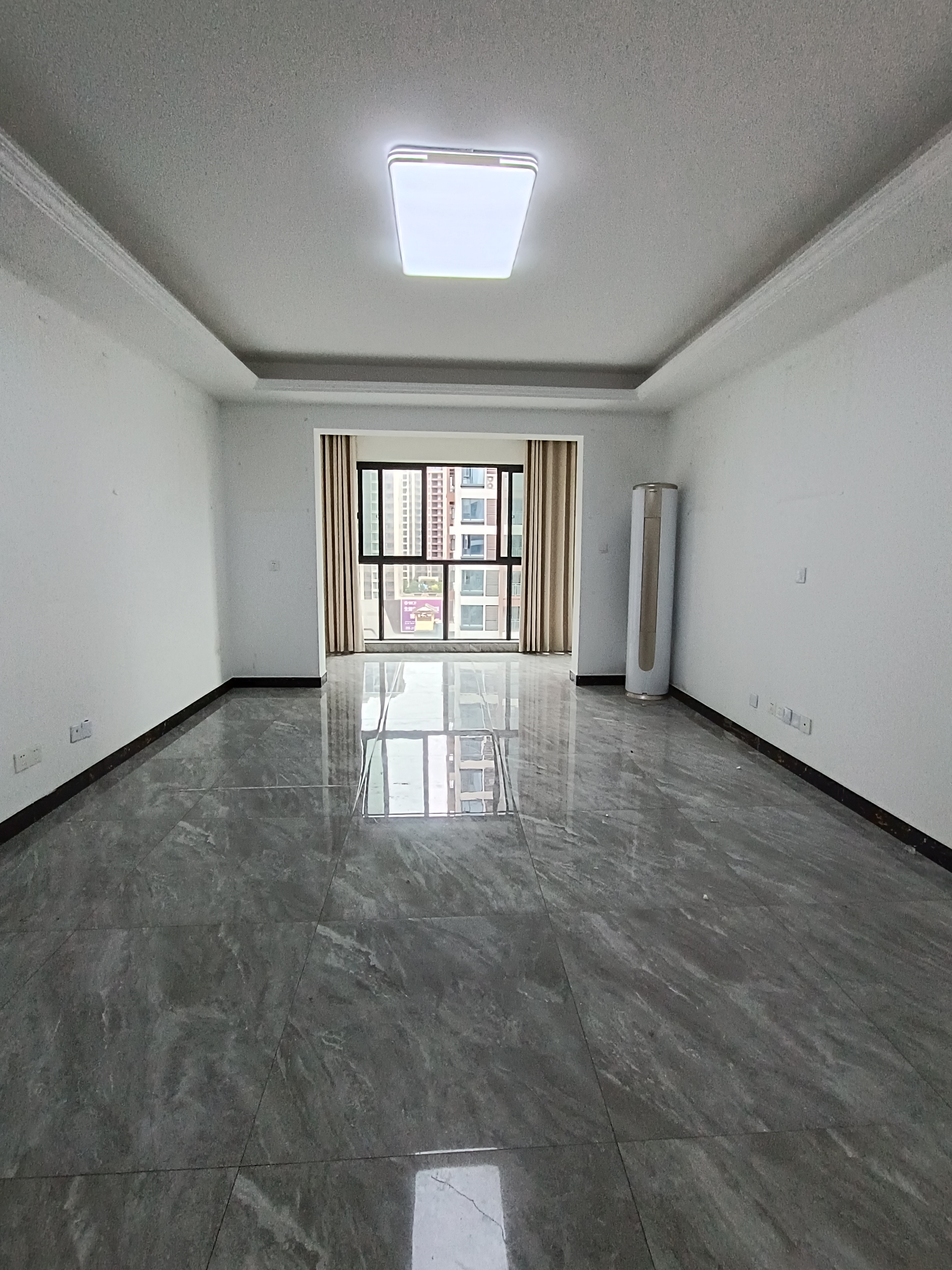 南门口安置小区二期 2室1厅1卫 2083.0元/月 南门口安置小区二期 2室1厅1卫 2083.0元/月室内图