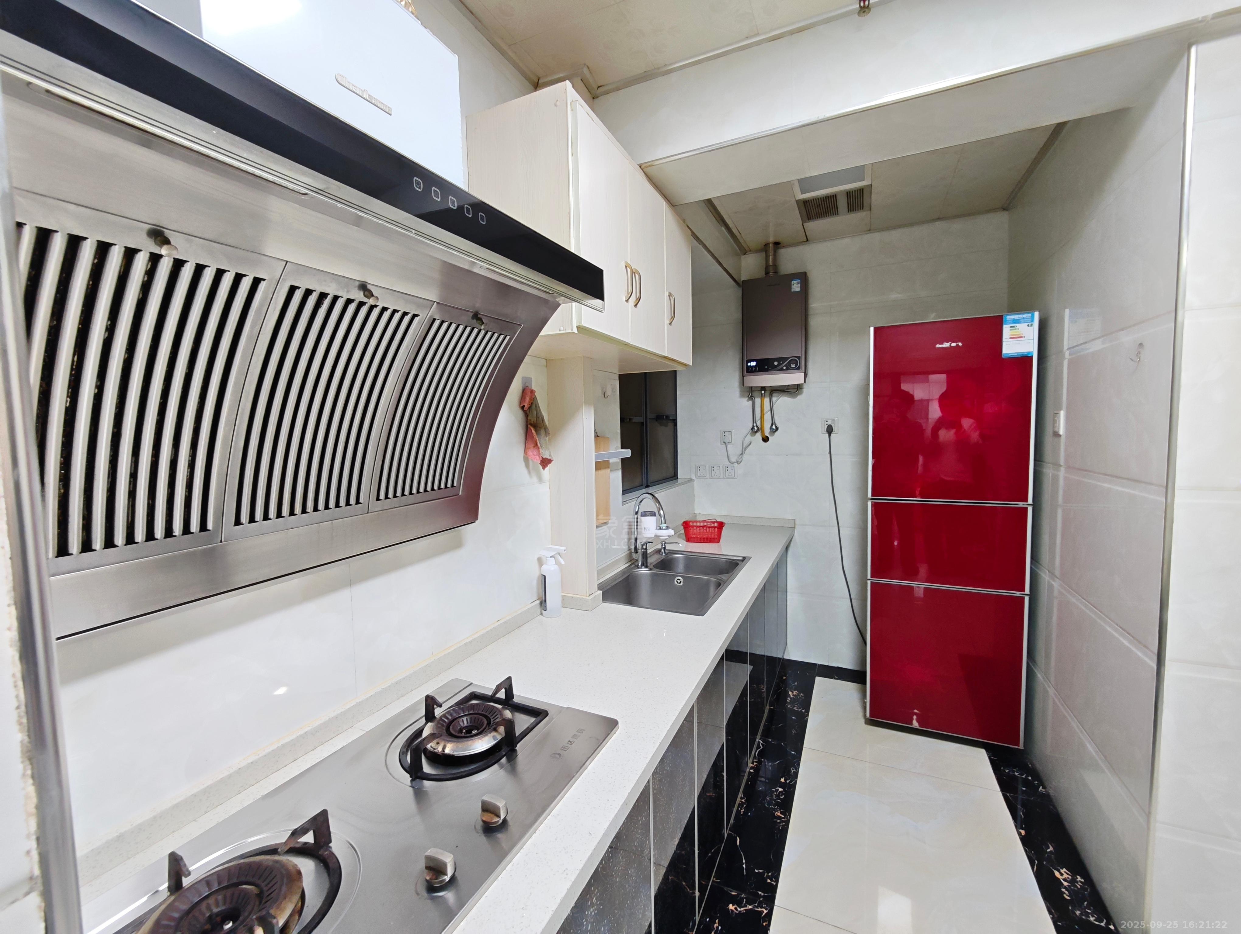 大汉希尔顿  2室2厅1卫    2000.0元/月 大汉希尔顿  2室2厅1卫    2000.0元/月室内图