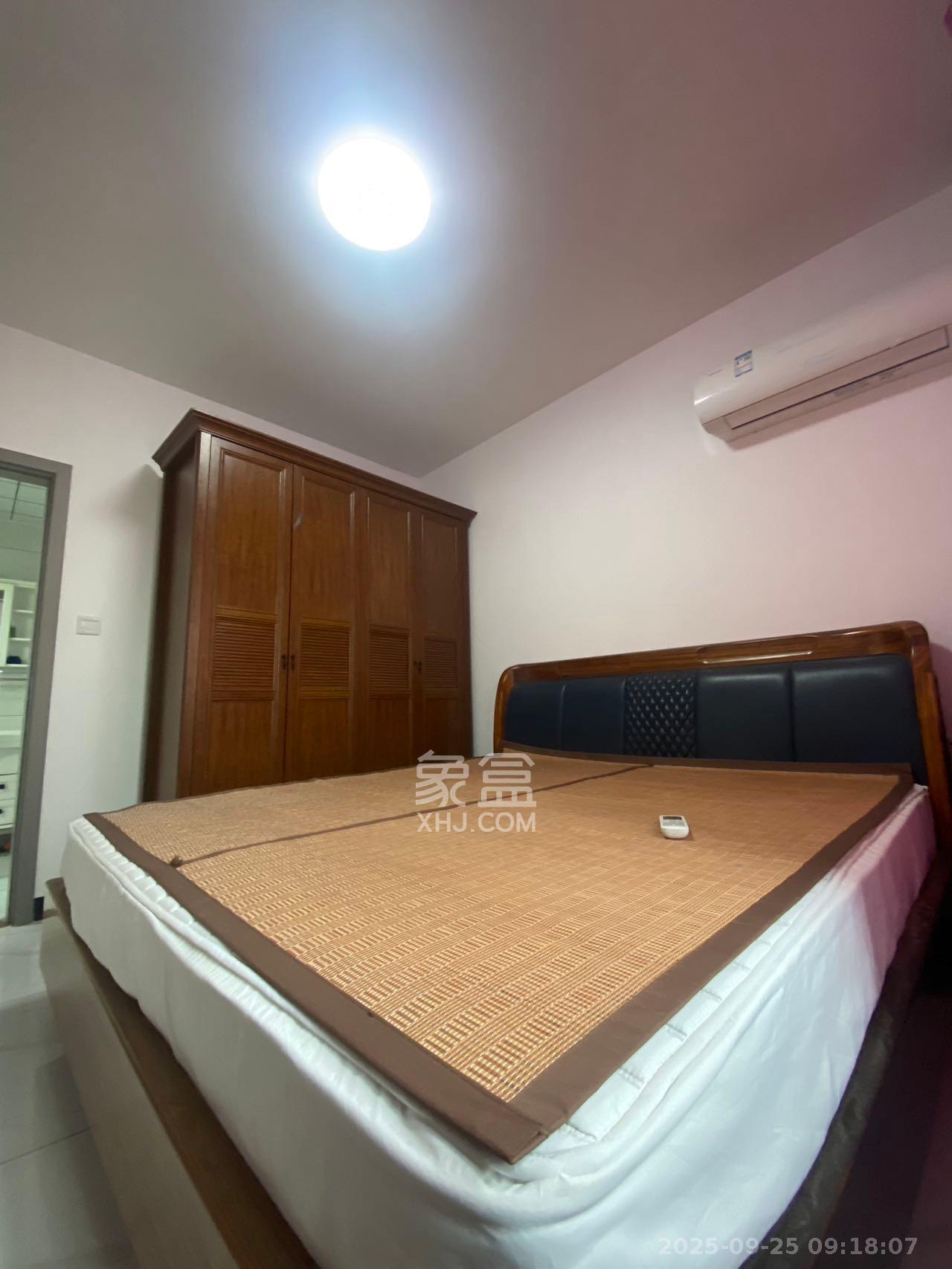 荣盛花语城 2室2厅1卫 1700.0元/月 荣盛花语城 2室2厅1卫 1700.0元/月室内图