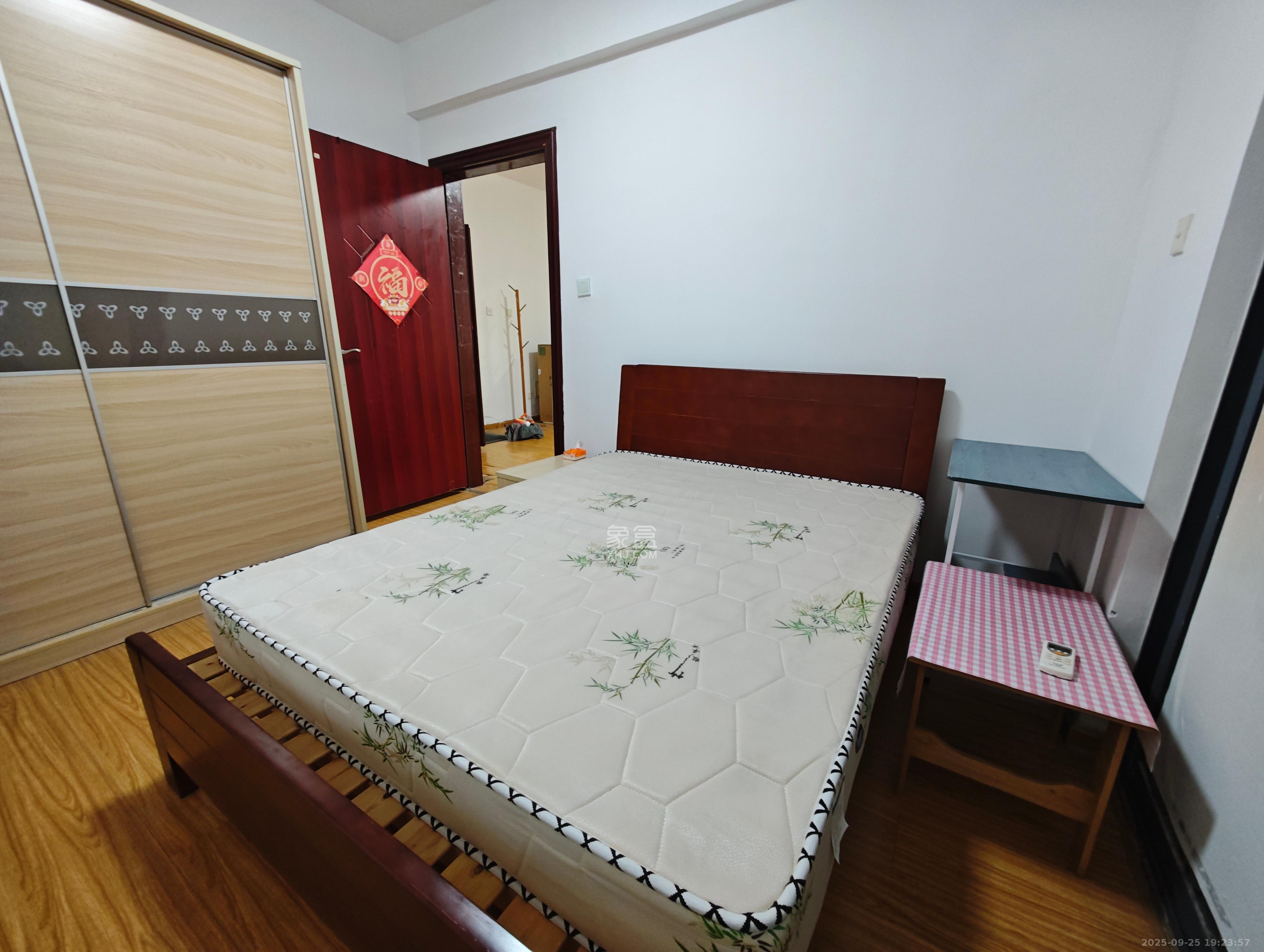 中国铁建国际城一期 1室1厅1卫 1200.0元/月 中国铁建国际城一期 1室1厅1卫 1200.0元/月室内图