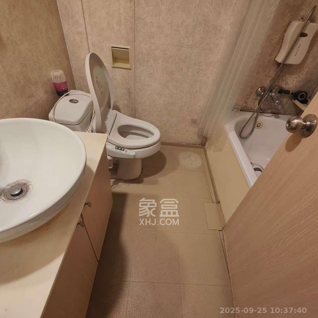 盛世美居荷园 3室2厅2卫 3100.0元/月 盛世美居荷园 3室2厅2卫 3100.0元/月室内图