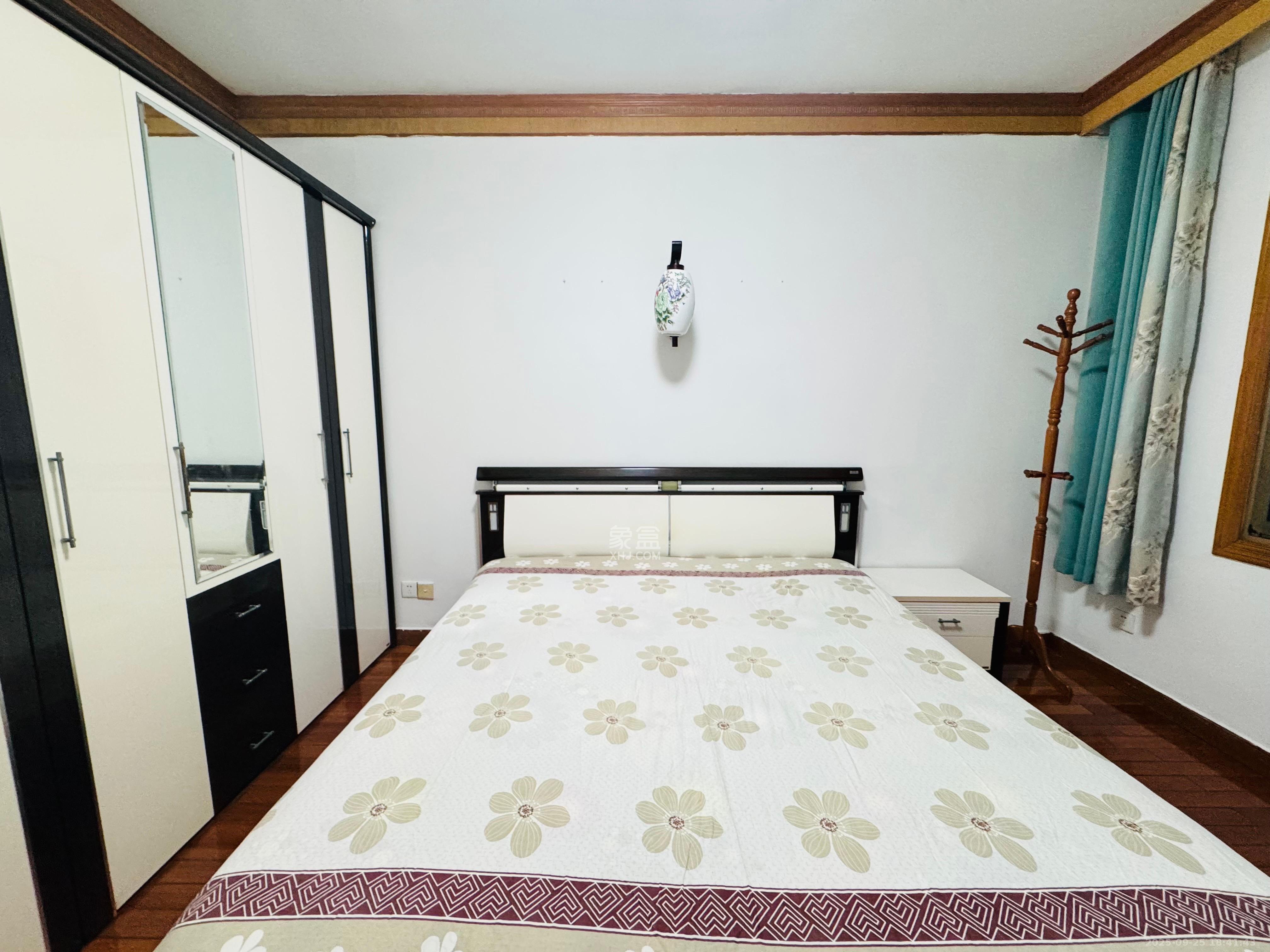 工程兵学院单位宿舍  3室2厅1卫    2800.0元/月室内图