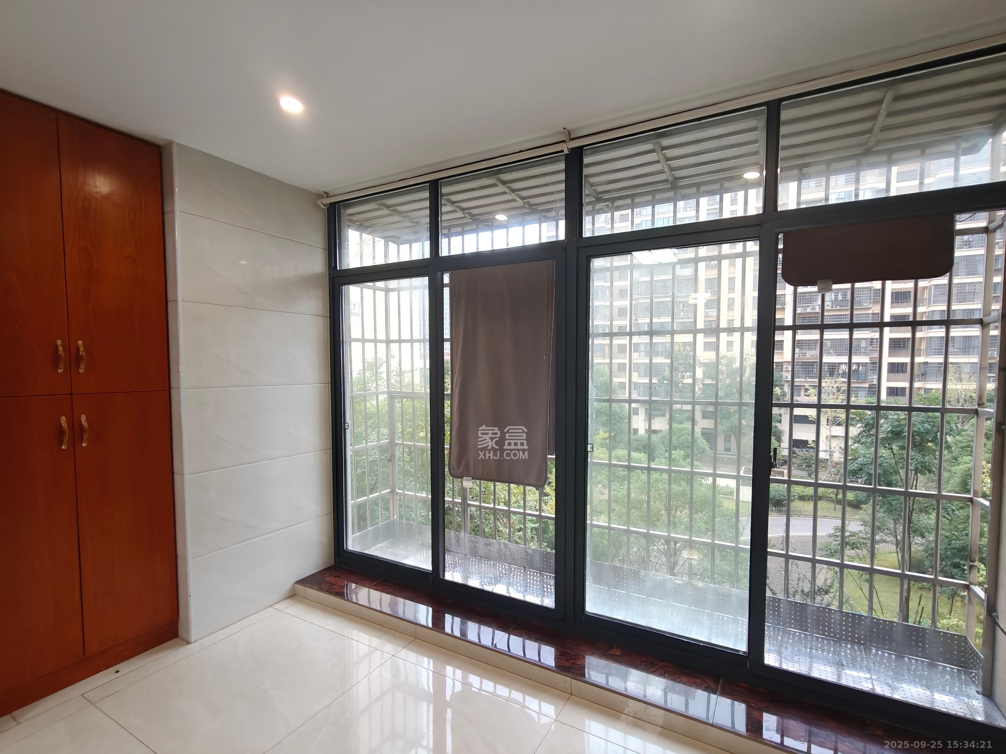 和康园小区 3室2厅1卫 2300.0元/月 和康园小区 3室2厅1卫 2300.0元/月室内图