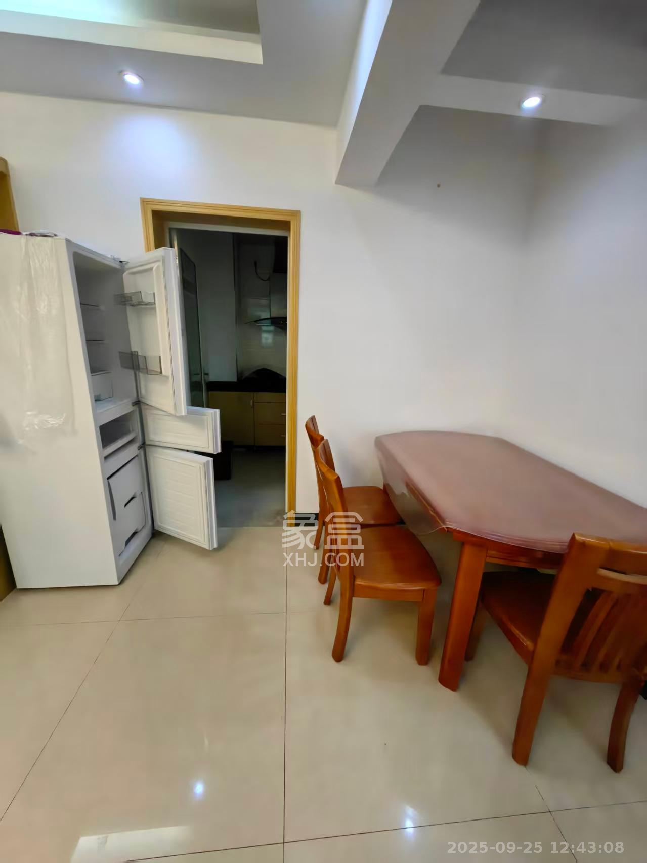 麓谷锦和园 2室2厅1卫 2100.0元/月 麓谷锦和园 2室2厅1卫 2100.0元/月室内图