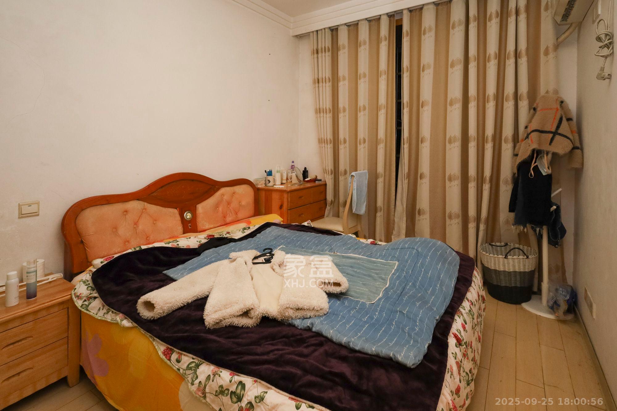 枫林绿洲 3室2厅2卫 2500.0元/月 枫林绿洲 3室2厅2卫 2500.0元/月室内图