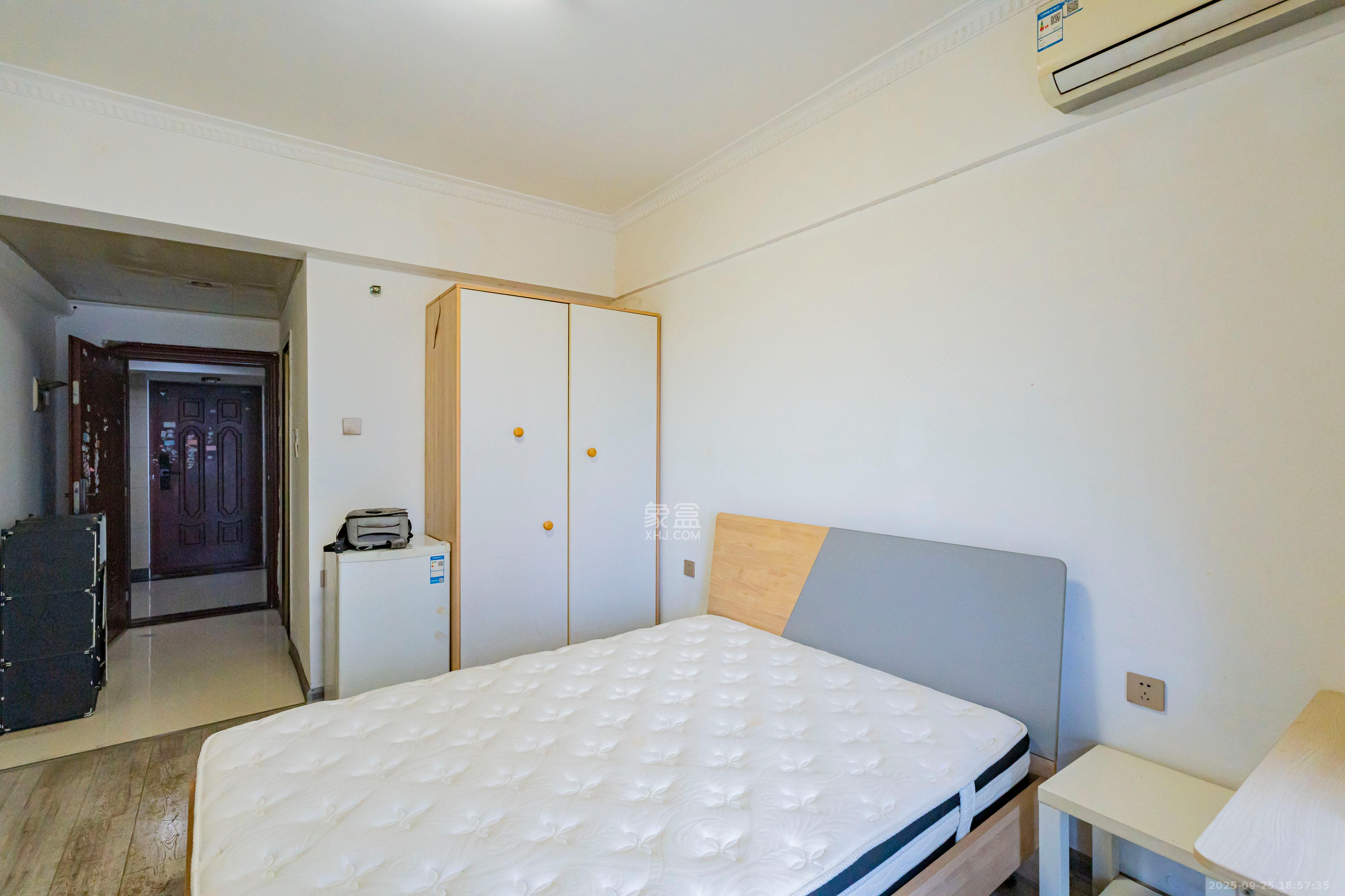 名富公寓 1室1厅1卫 20.0万 名富公寓 1室1厅1卫 20.0万卧室