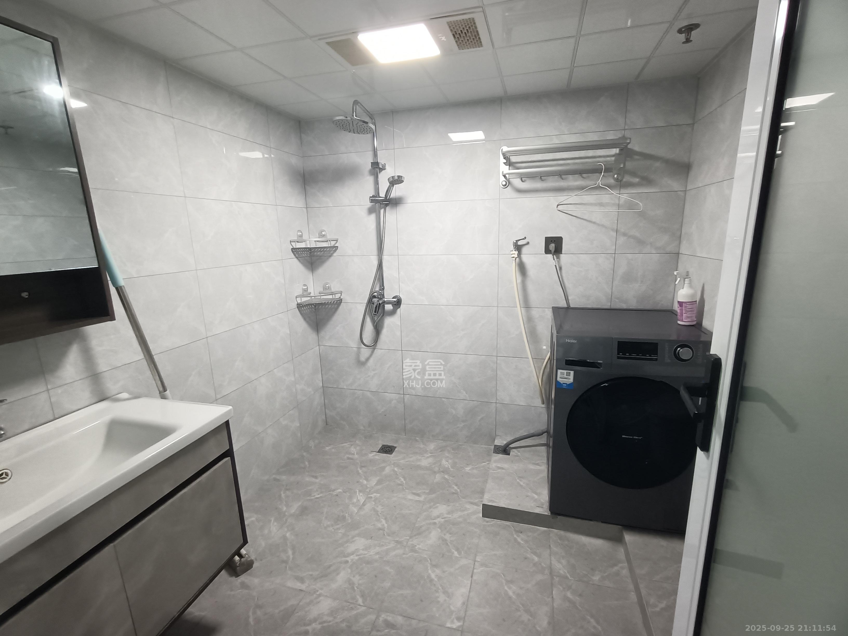 福晟钱隆国际(晟冉景苑)  2室2厅1卫    1850.0元/月 福晟钱隆国际(晟冉景苑)  2室2厅1卫    1850.0元/月室内图