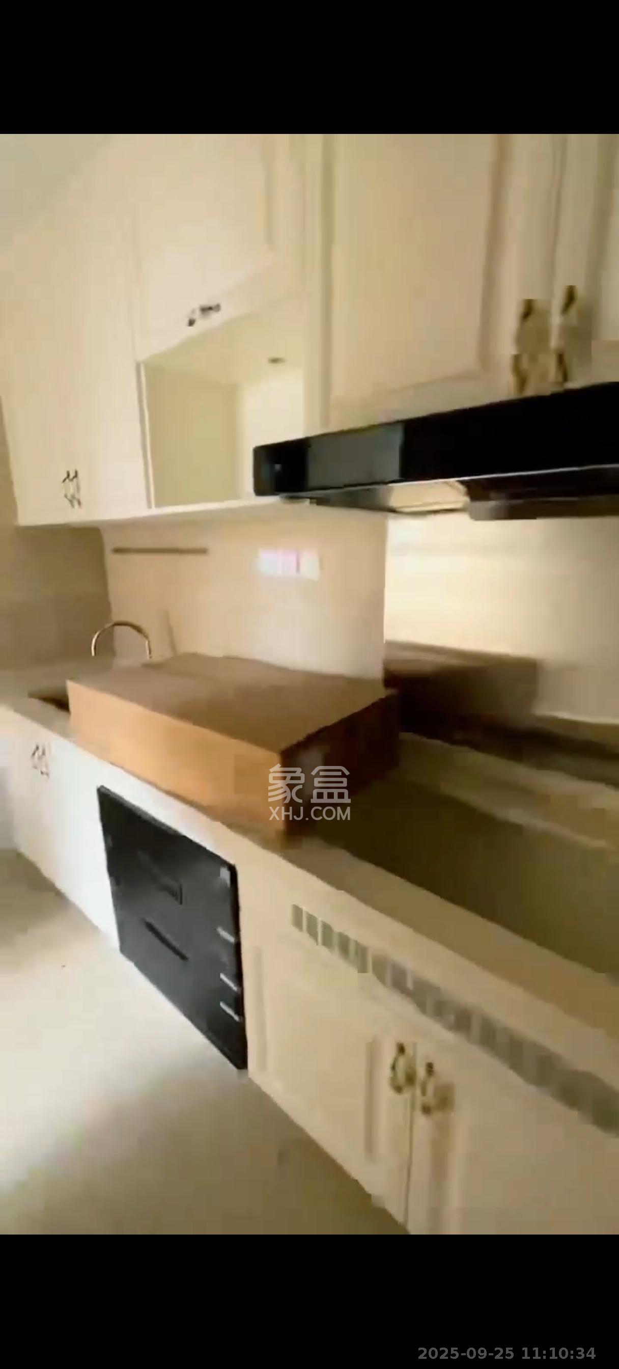 恒大翡翠华庭 3室2厅2卫 60.0万 恒大翡翠华庭 3室2厅2卫 60.0万客厅