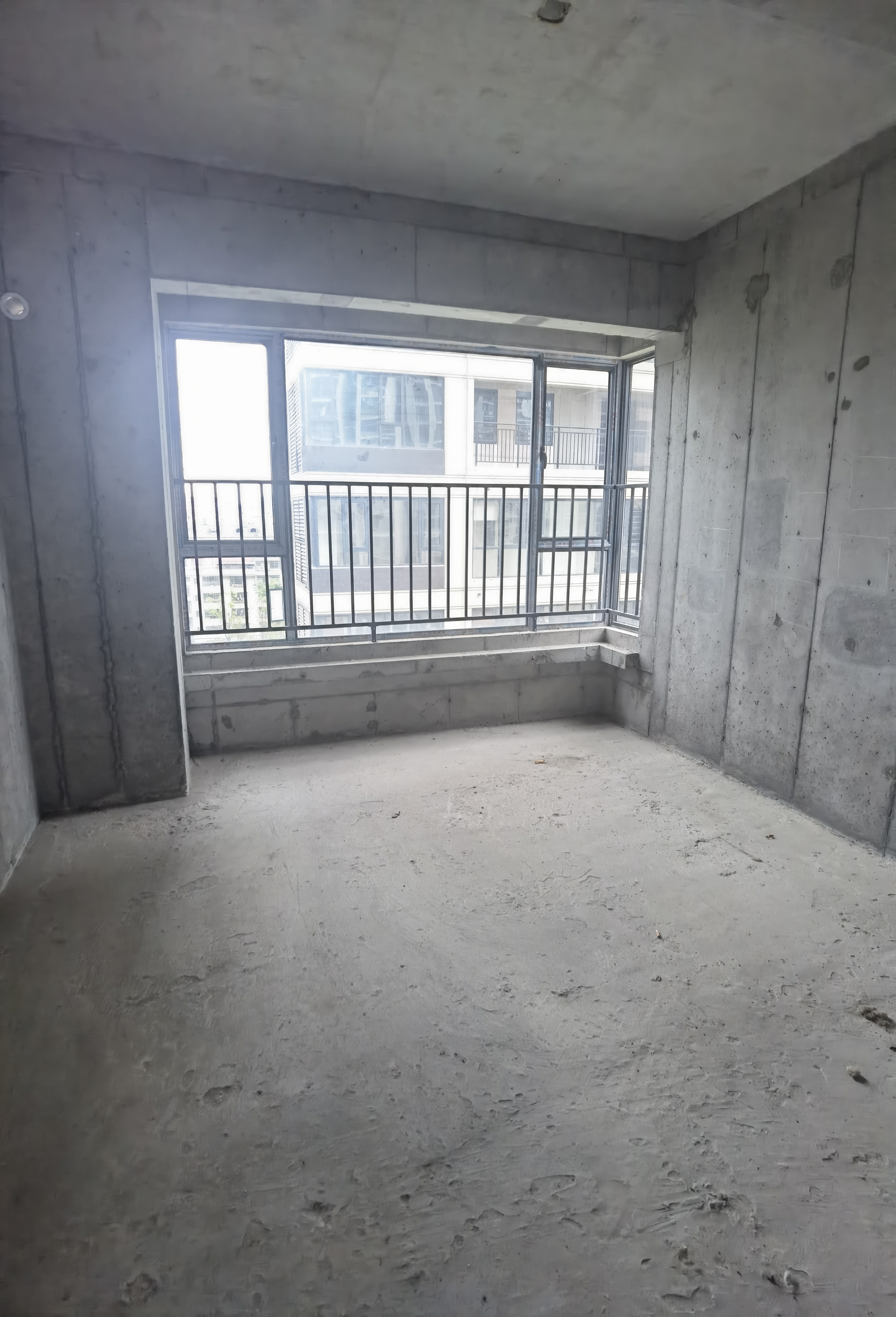 湘中府央玺 4室2厅2卫 88.8万 湘中府央玺 4室2厅2卫 88.8万客厅