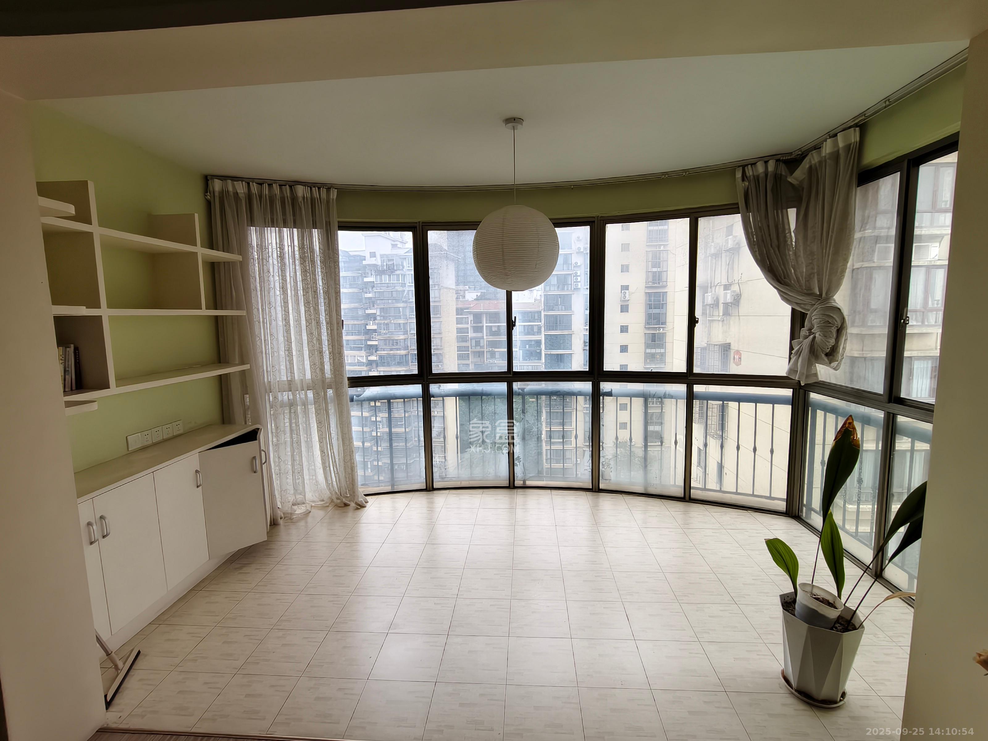 金色比华利  3室2厅2卫    2300.0元/月 金色比华利  3室2厅2卫    2300.0元/月