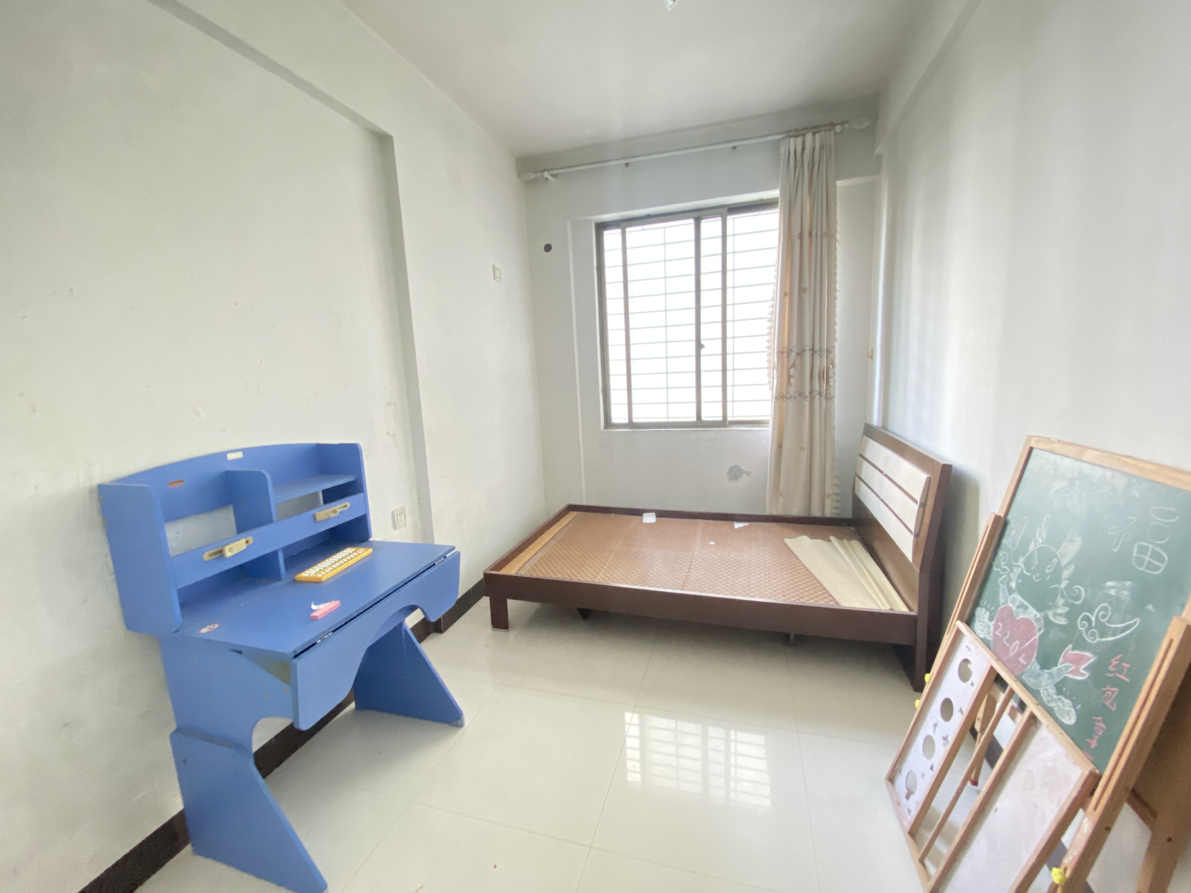 金鹿花园一期 4室2厅2卫 3200.0元/月 金鹿花园一期 4室2厅2卫 3200.0元/月室内图