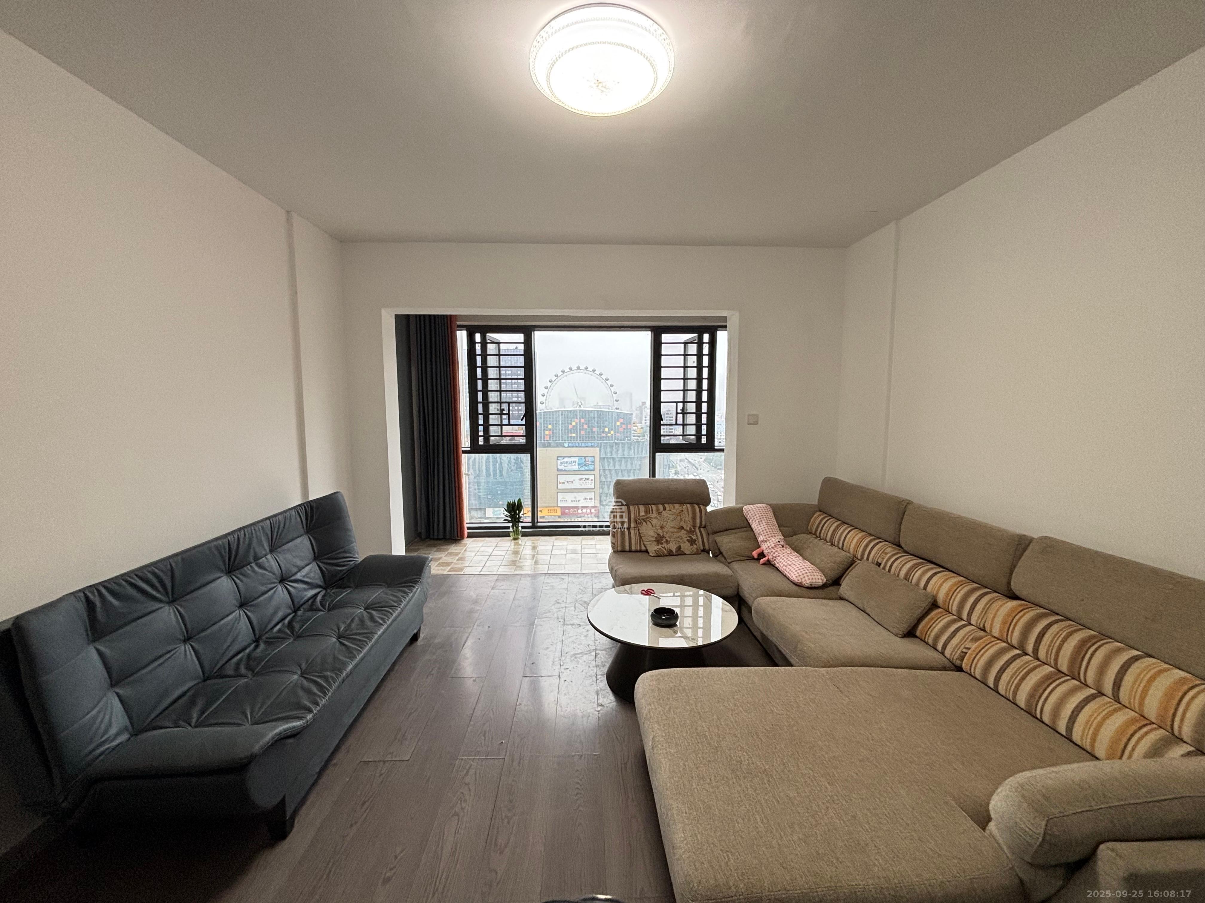 新长海广场  5室2厅2卫    2800.0元/月 新长海广场  5室2厅2卫    2800.0元/月