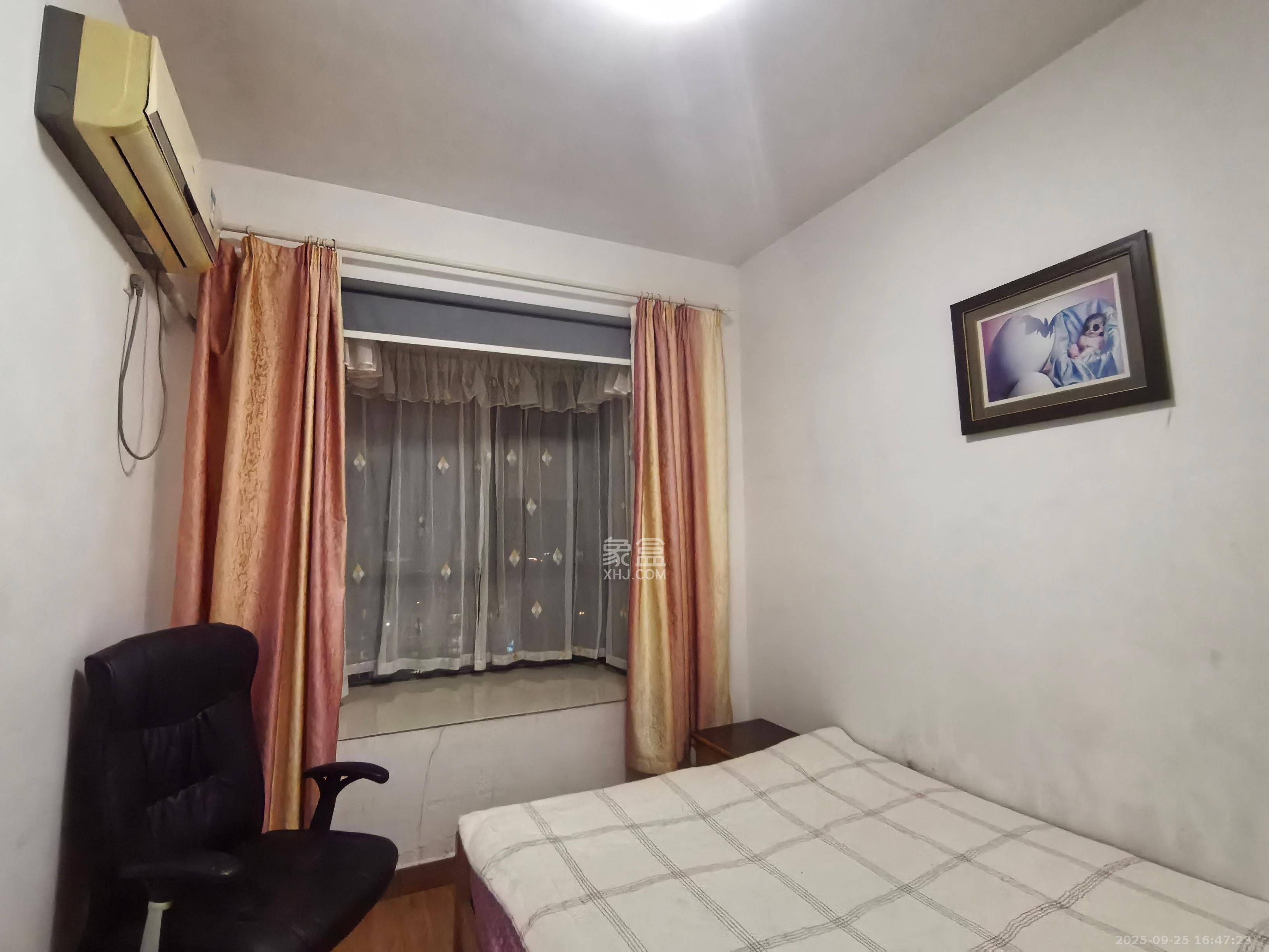 茶山馨苑 3室2厅2卫 2700.0元/月 茶山馨苑 3室2厅2卫 2700.0元/月室内图