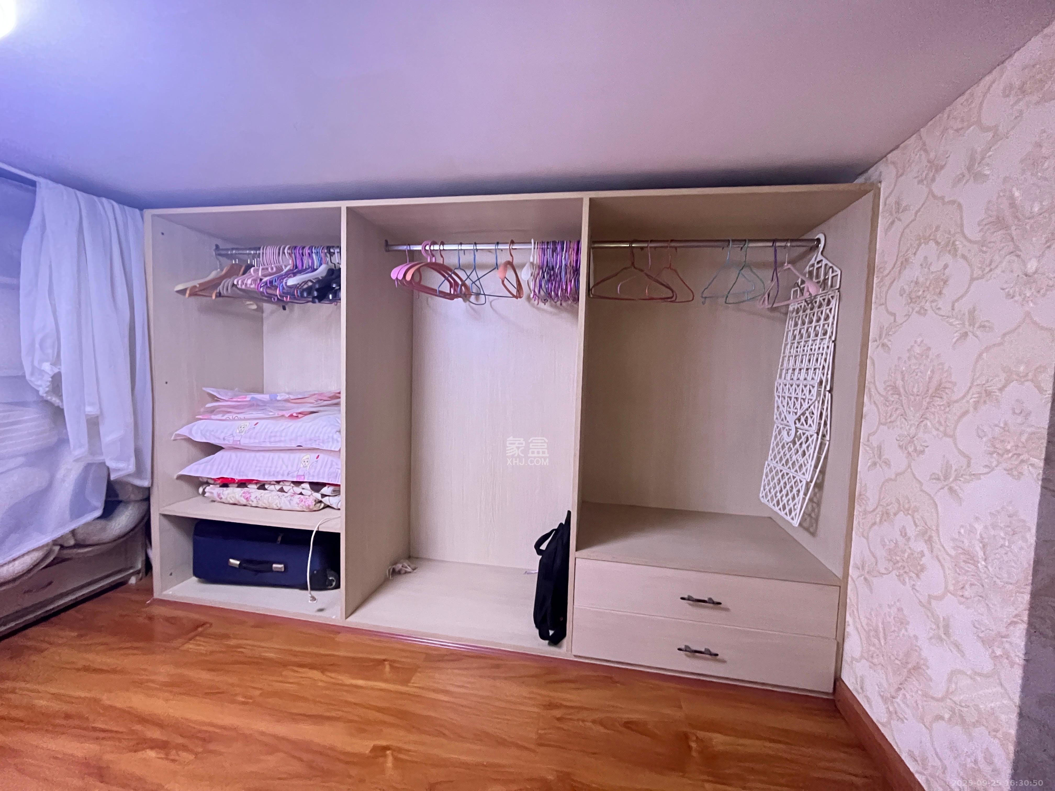 宏景名厦 3室2厅2卫 2600.0元/月 宏景名厦 3室2厅2卫 2600.0元/月室内图