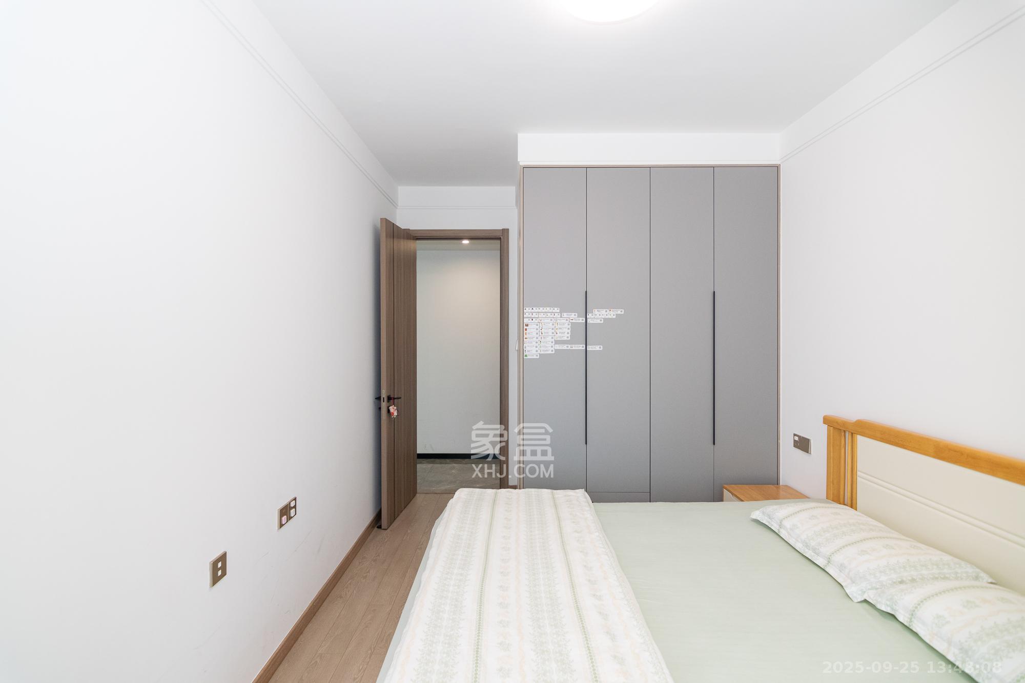 澳海文澜府 3室2厅2卫 89.0万 澳海文澜府 3室2厅2卫 89.0万卧室